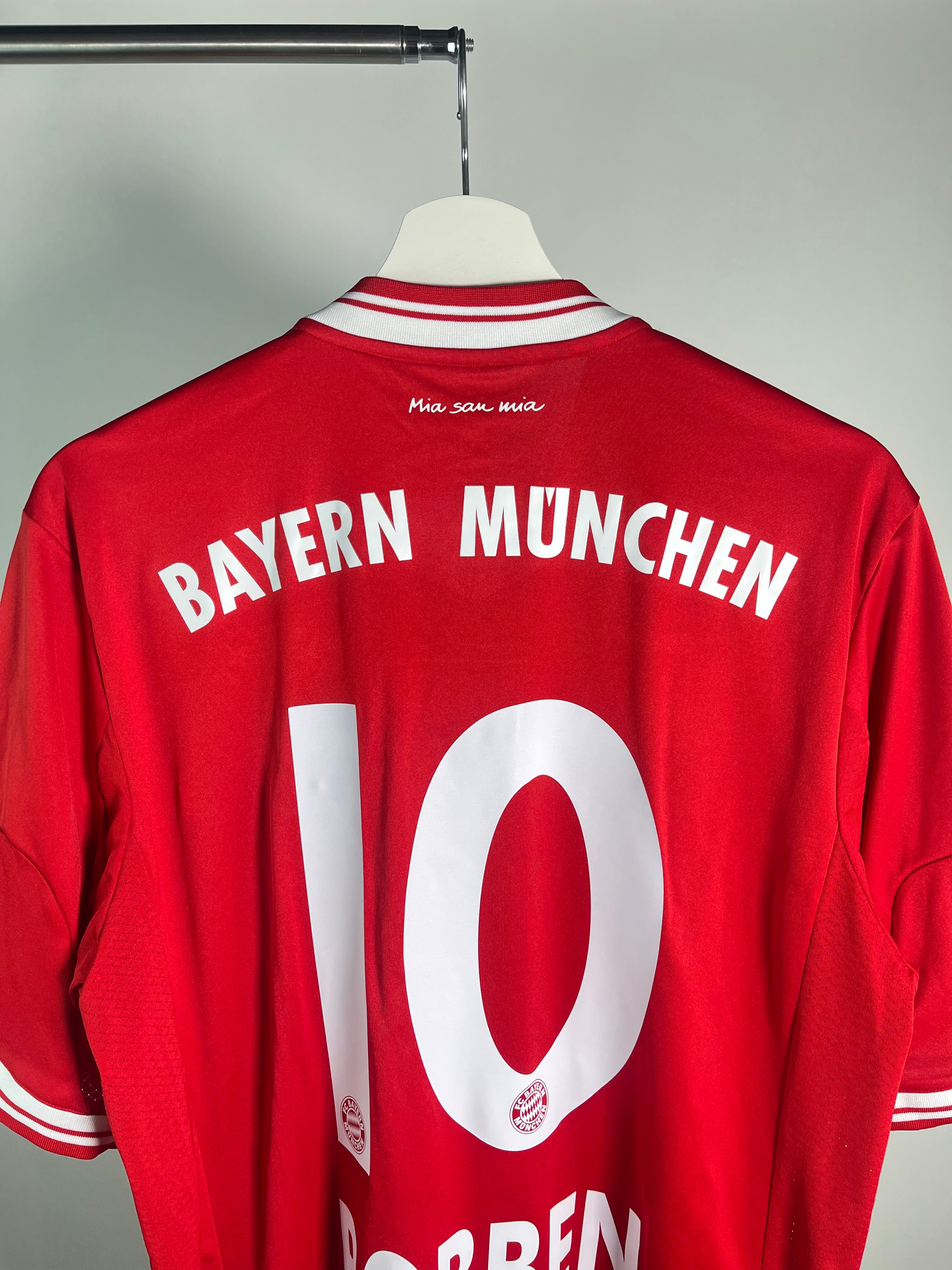 Jersey Bayern Munich Local 2013 2014 Arjen Robben (L)