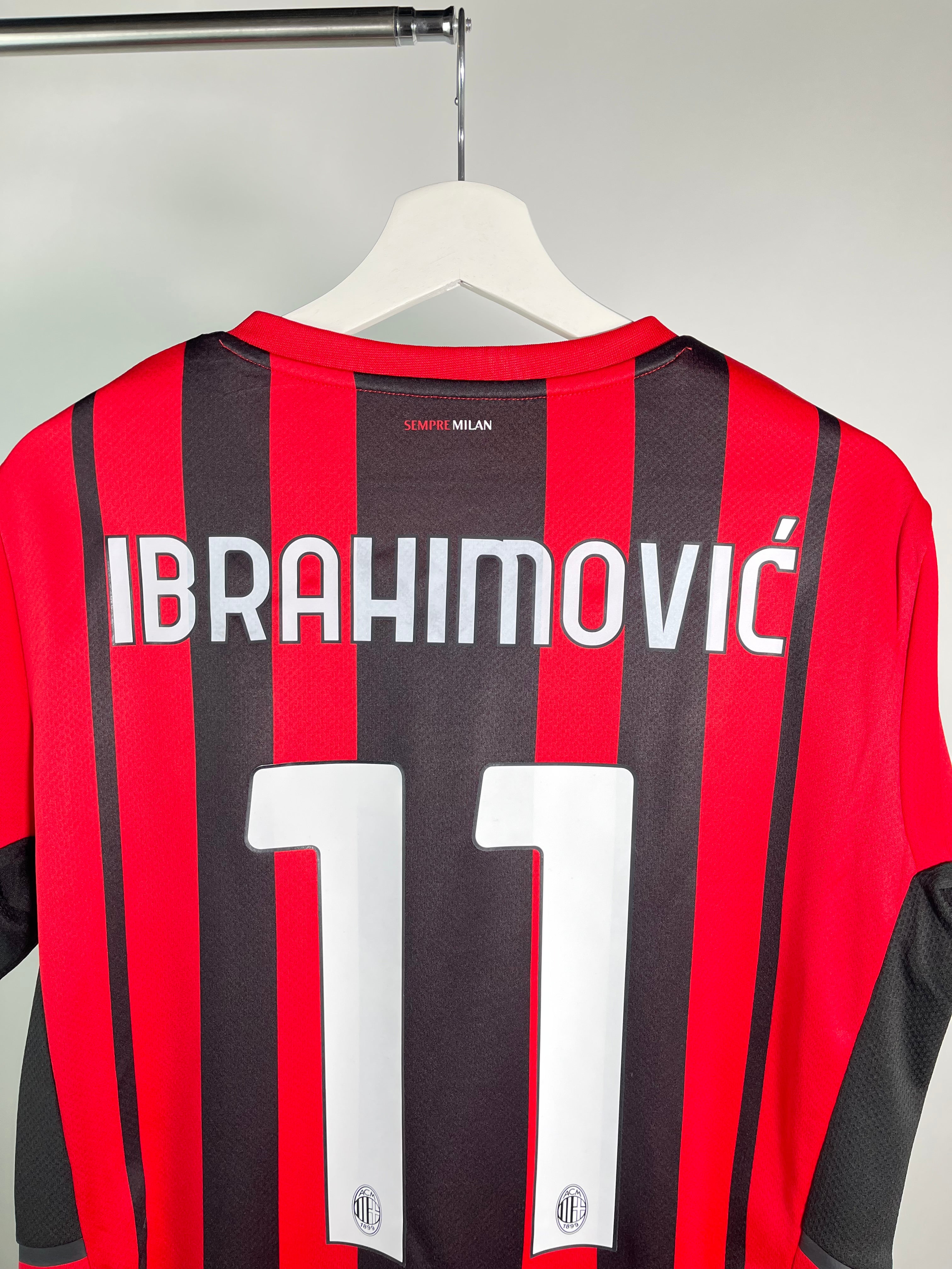 Jersey AC Milán Local 2021 2022 Zlatan Ibrahimovic (M)