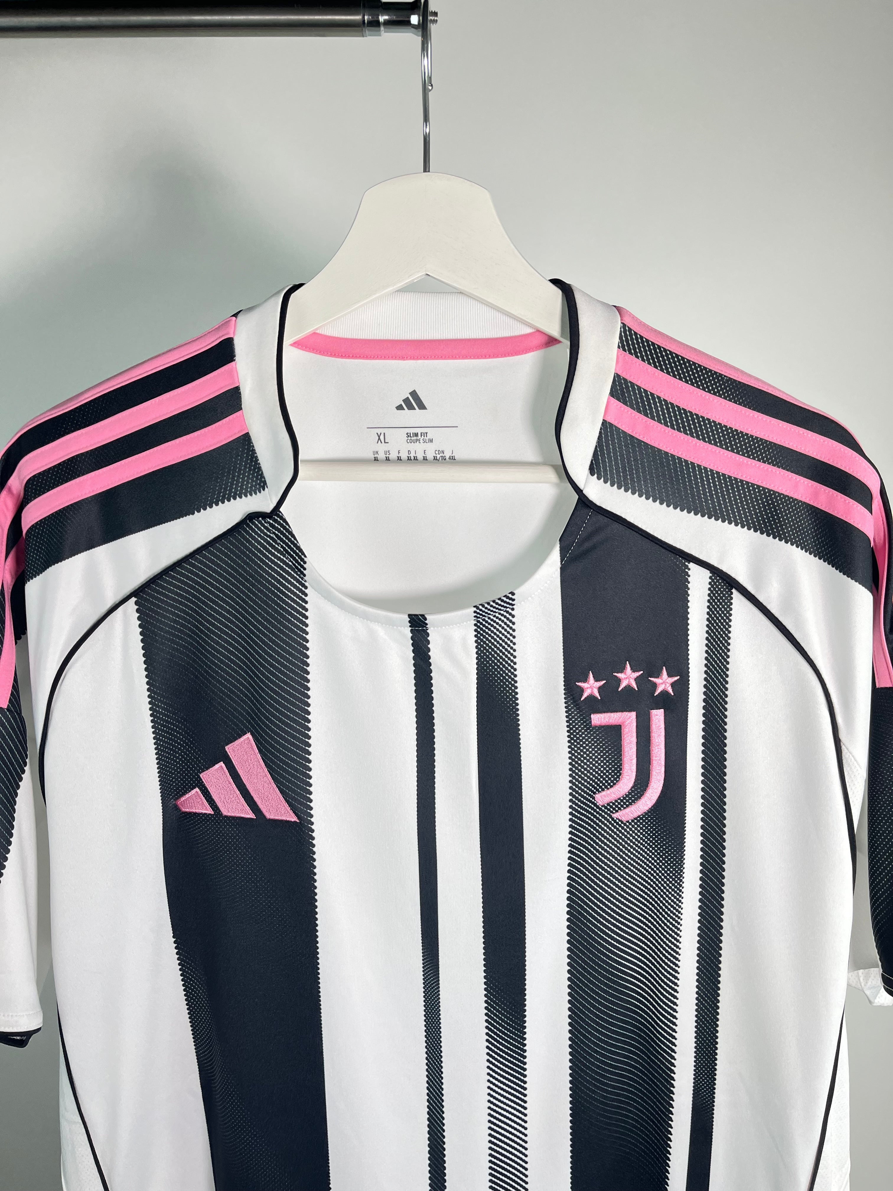 Jersey Juventus Local 2025 2026 (XL)