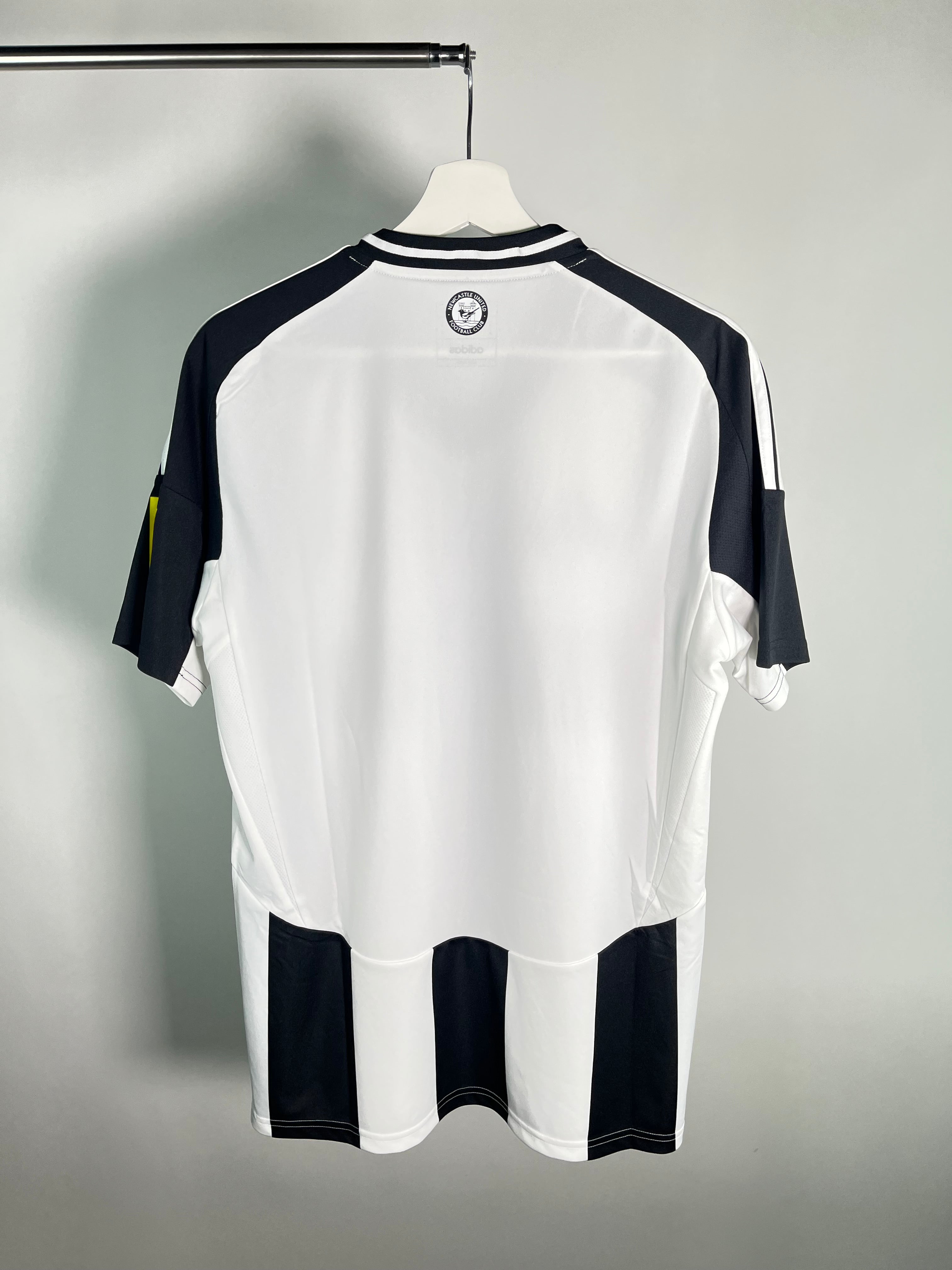 Jersey Newcastle Local 2024 2025 *C/Etiquetas* (M)