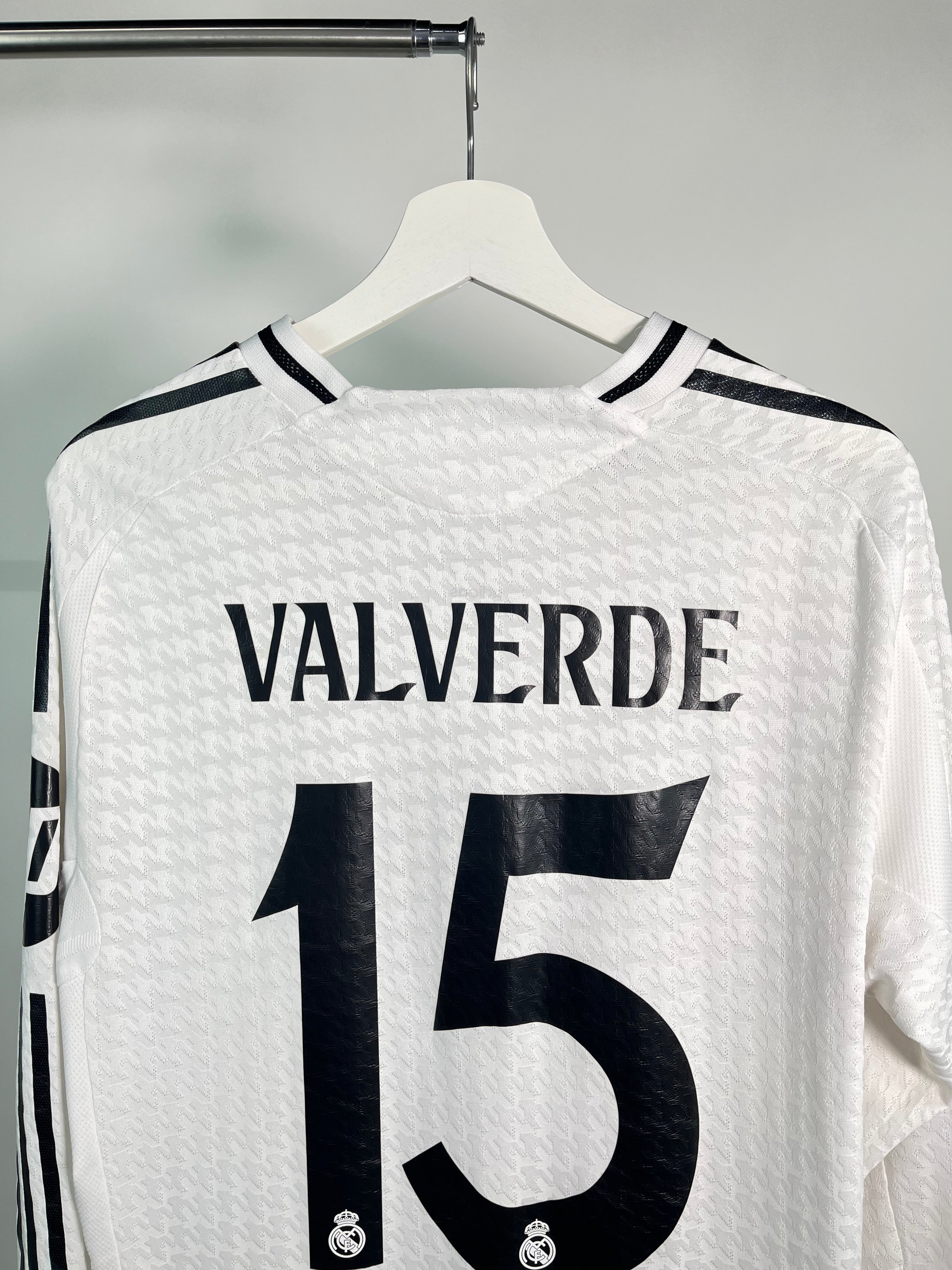 Jersey Real Madrid Local *Champions League* 2024 2025 Manga Larga Versión Jugador Federico Valverde (L)
