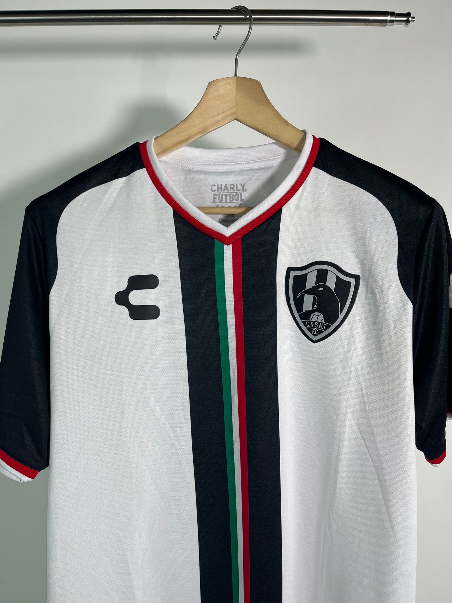Jersey Club de Cuervos Local 2018 (XL)