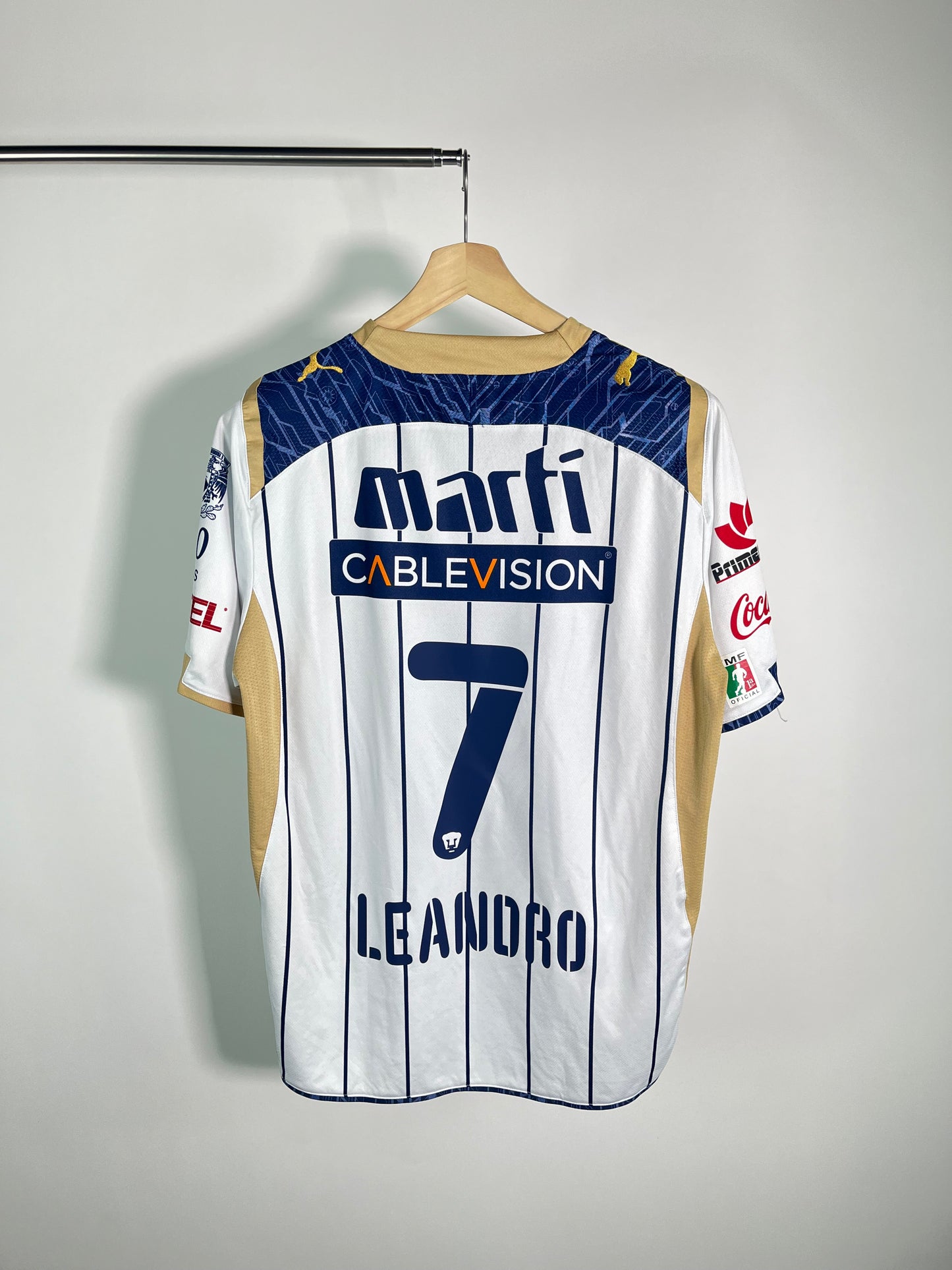 Jersey Pumas Local 2009 2010 Leandro Augusto (S)
