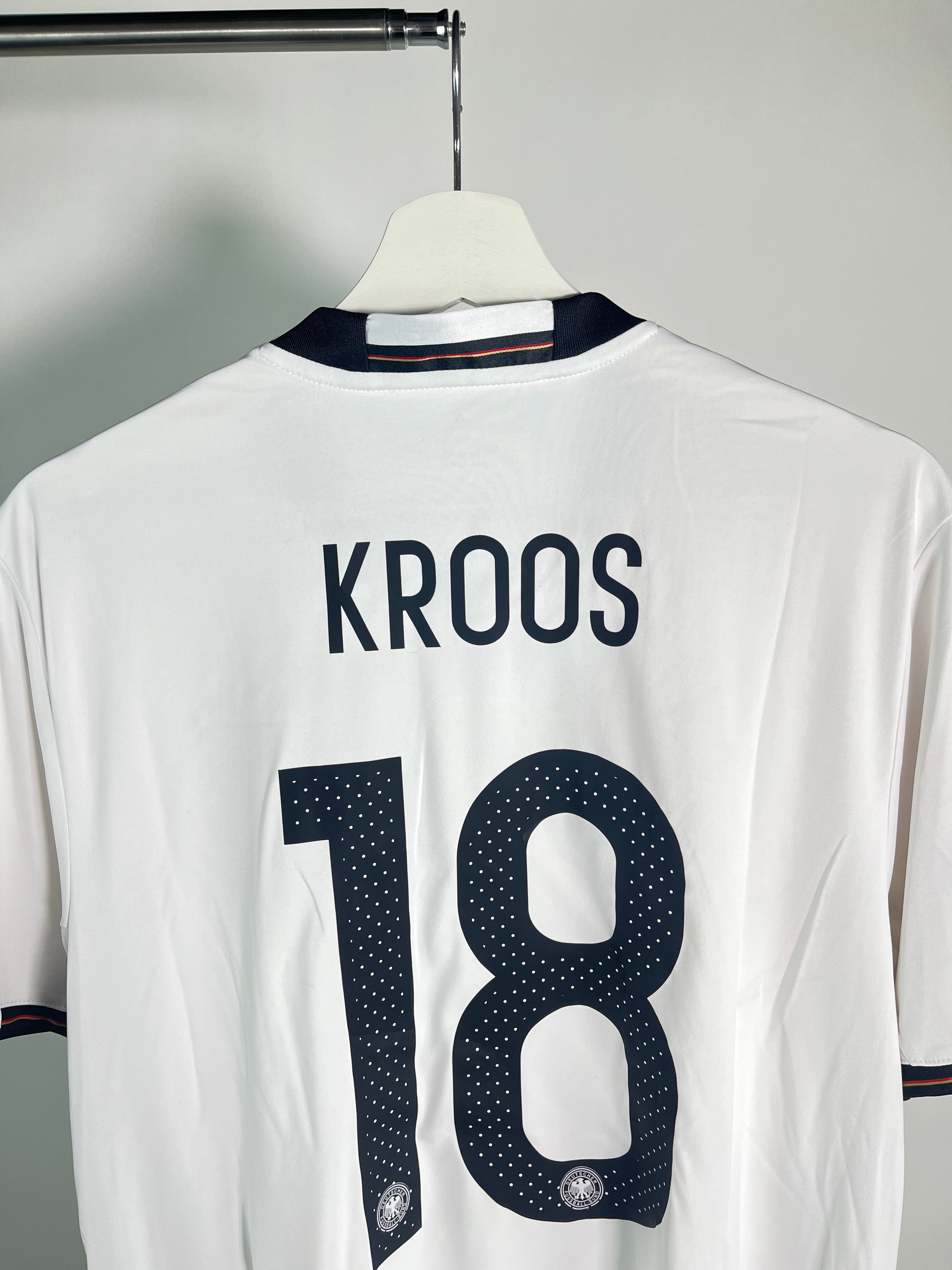Jersey Alemania Local 2016 2017 Toni Kroos (L)