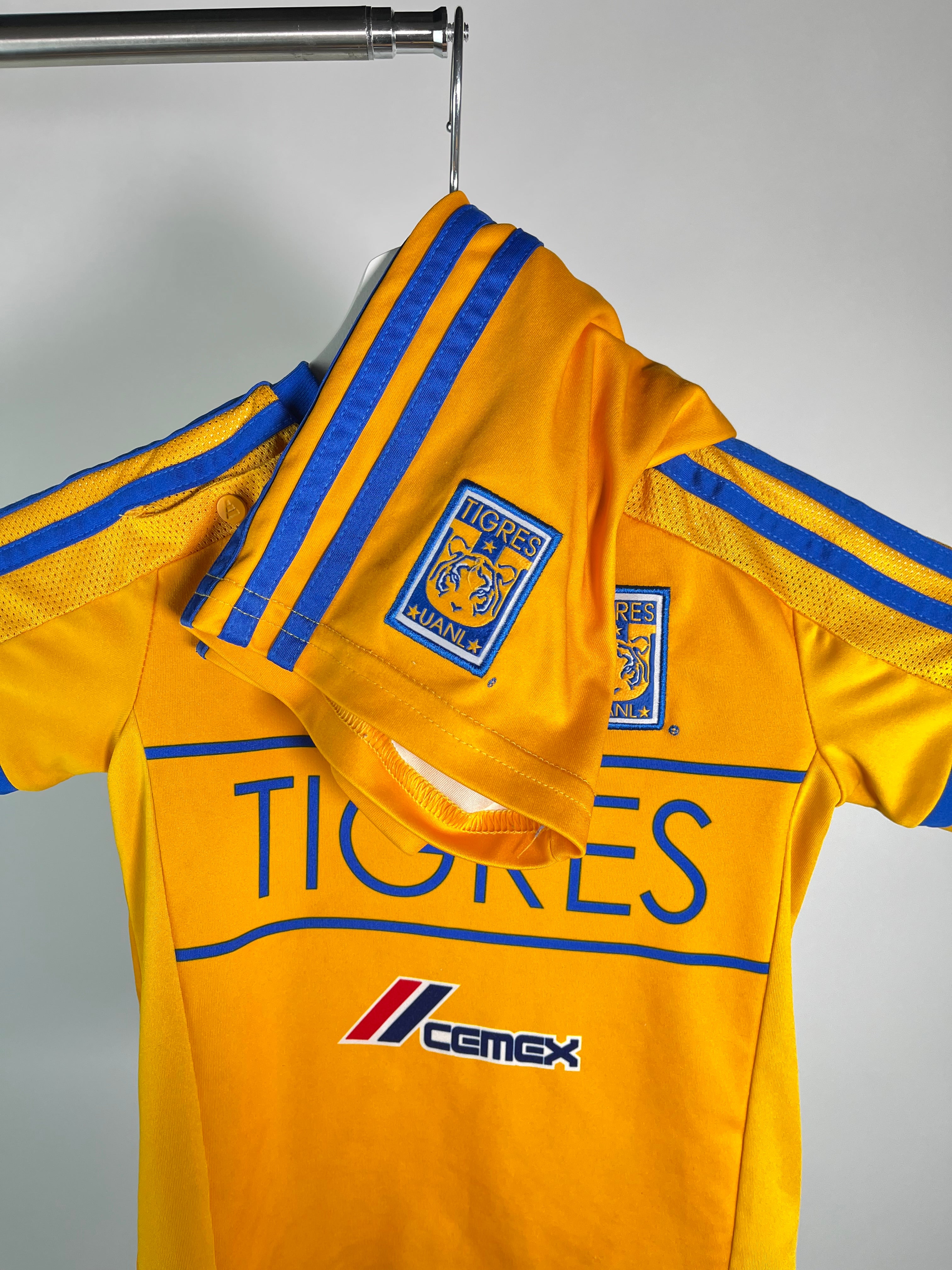 Jersey Tigres Local 2014 2015 *Incluye short* (18-24 meses)