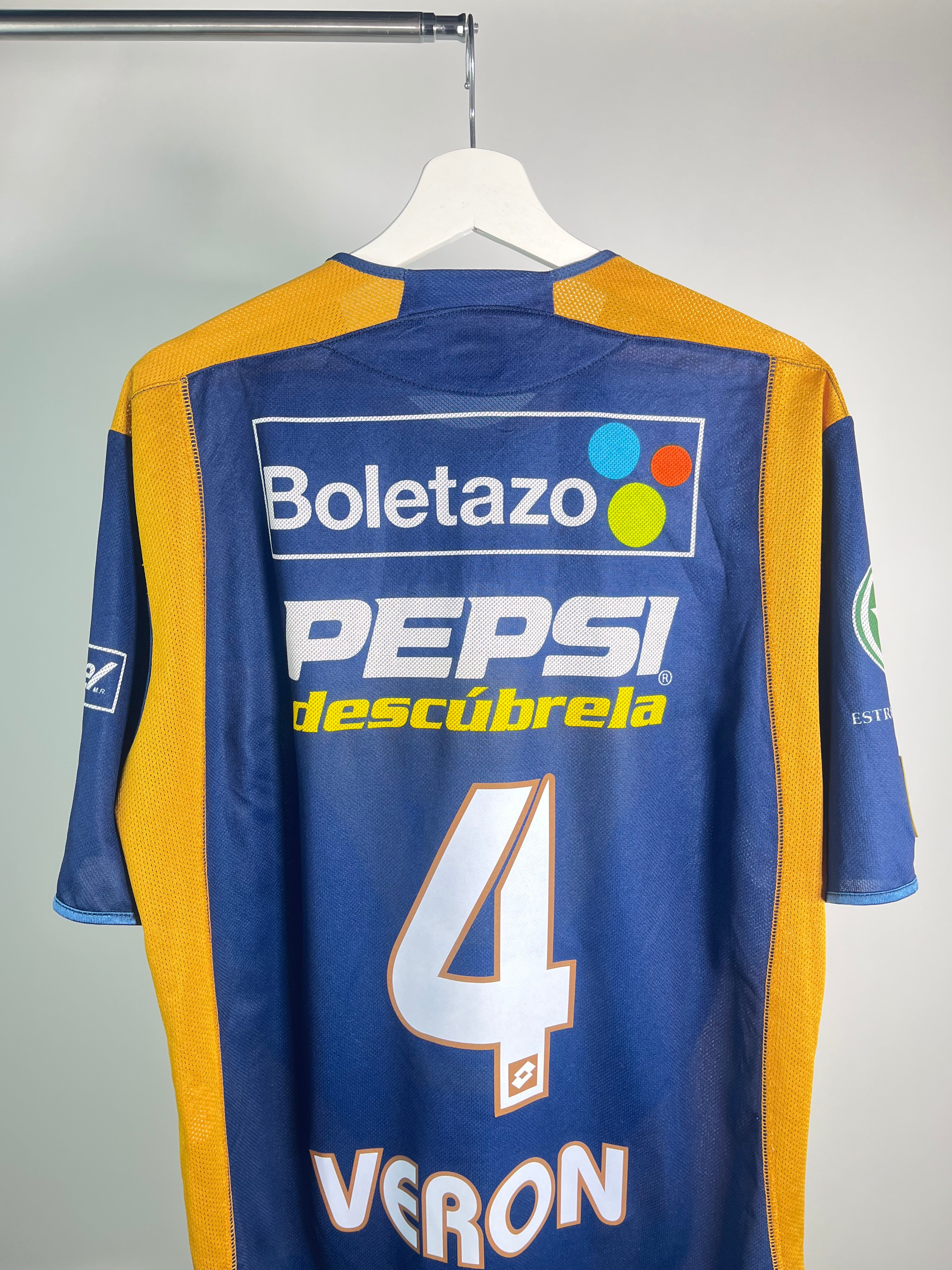 Jersey Pumas Visita 2004 2005 Darío Verón (L)