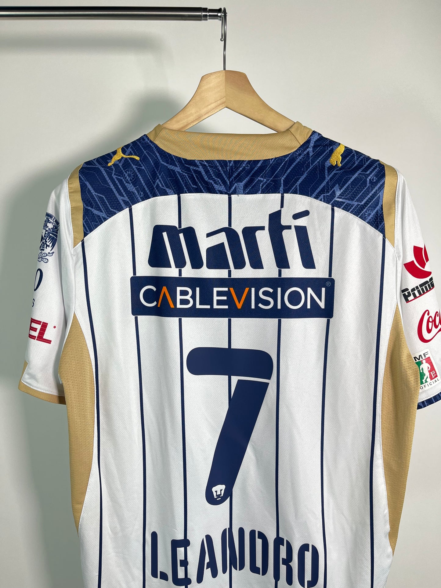 Jersey Pumas Local 2009 2010 Leandro Augusto (S)