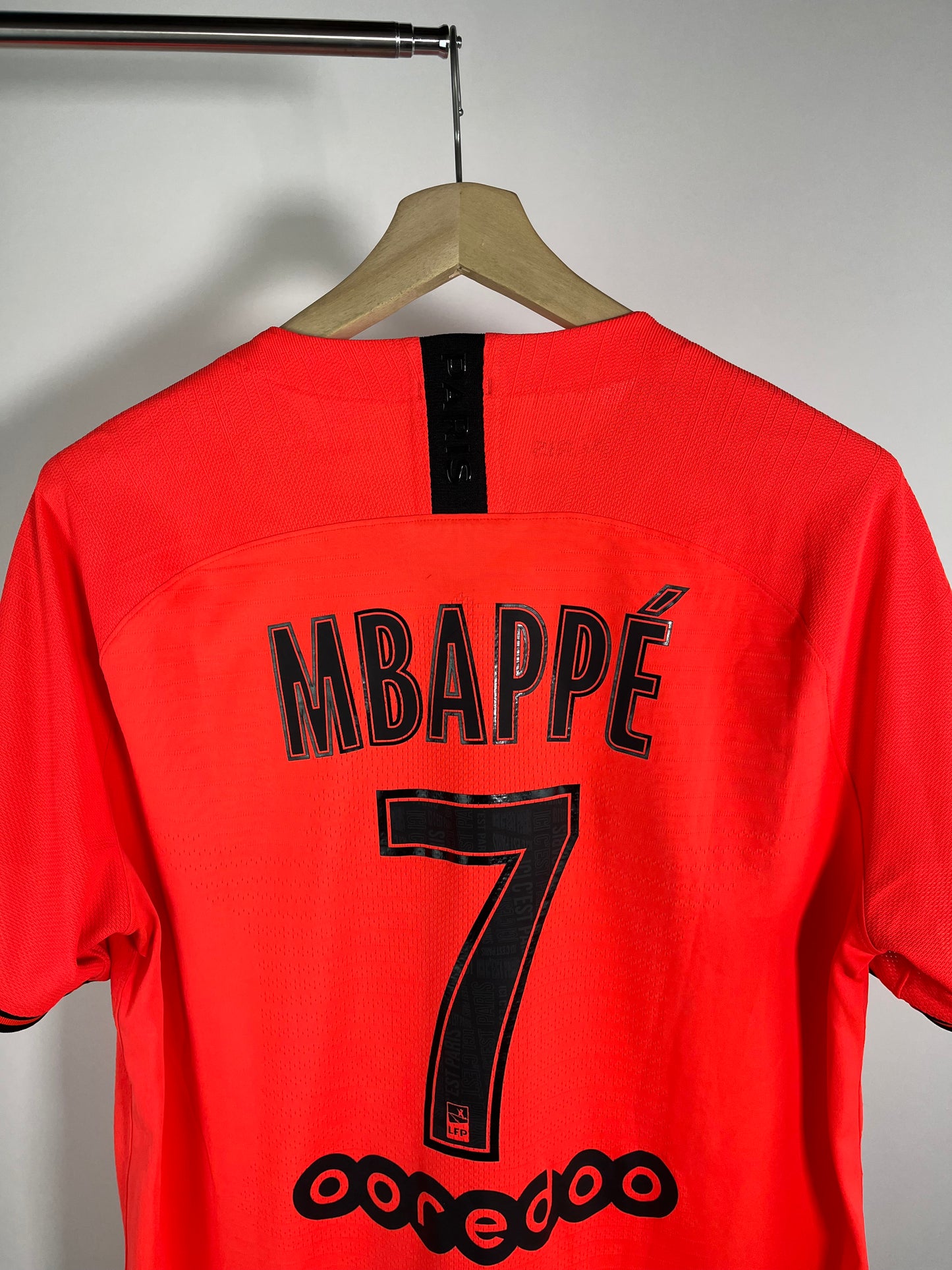 Jersey PSG Visita 2019 2020 Versión Jugador Kylian Mbappé (XL)