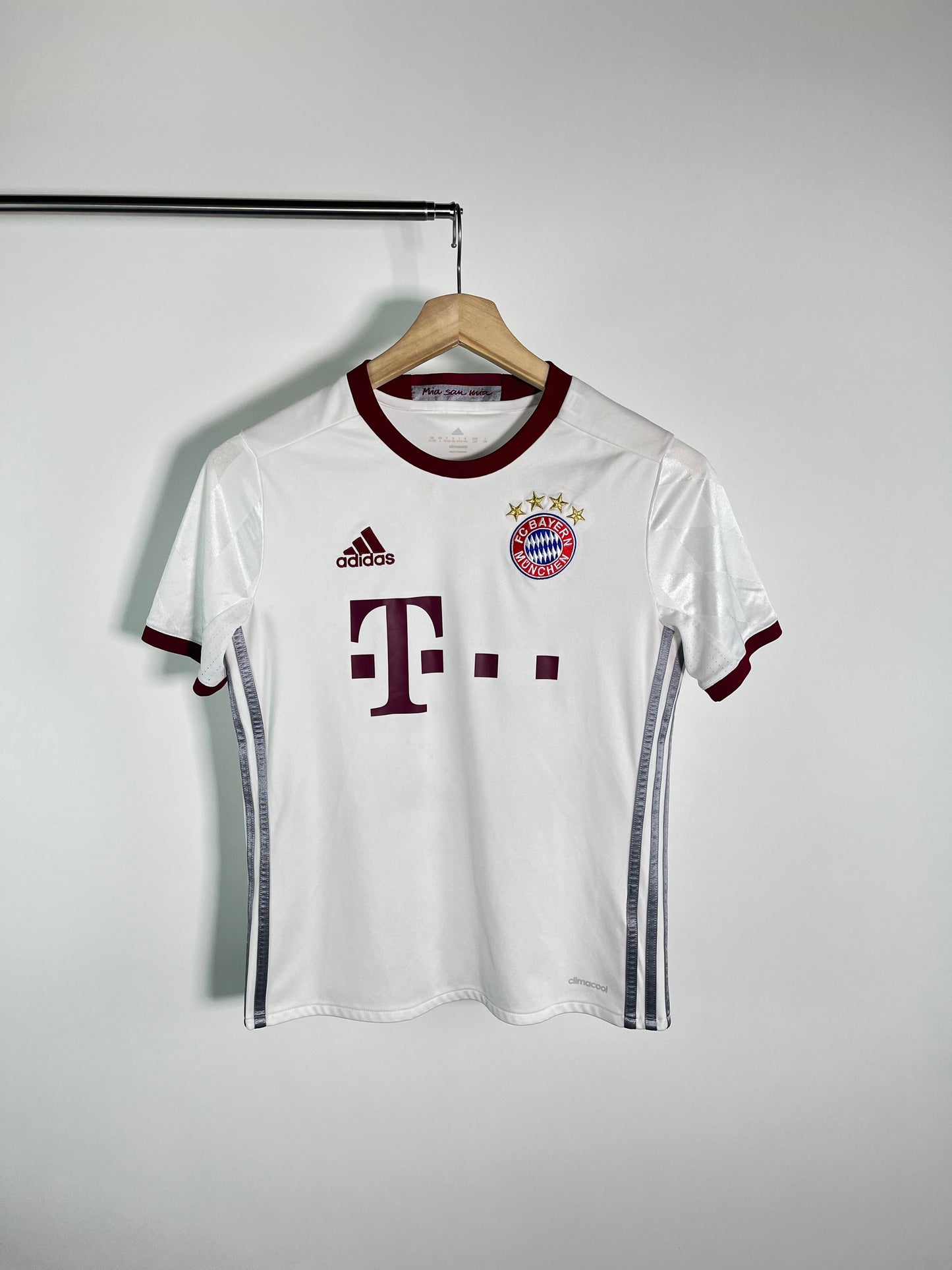 Jersey Bayern Munich Tercera 2016 2017 (L niño)
