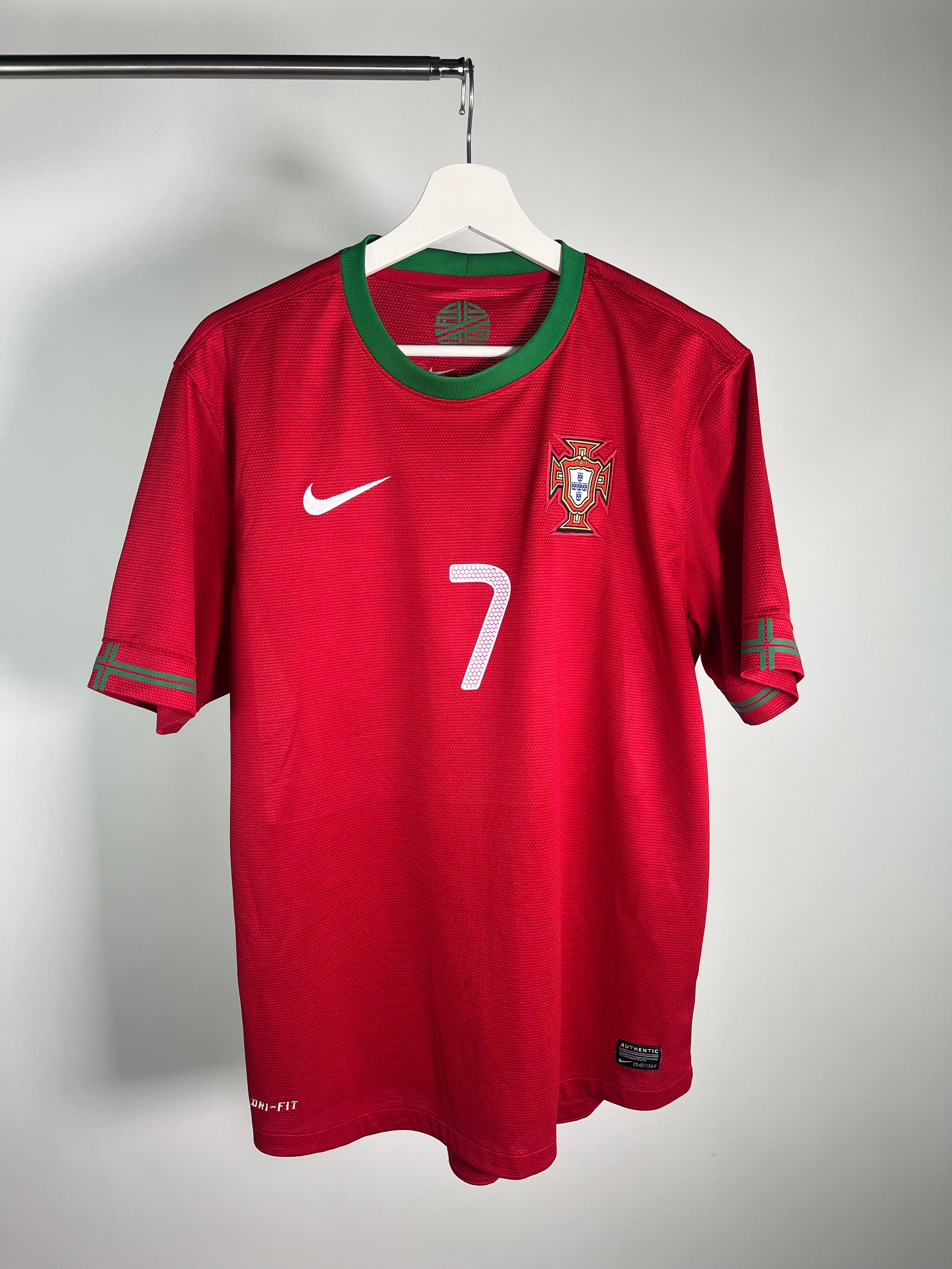 Jersey Portugal Local 2012 2014 Cristiano Ronaldo (L)