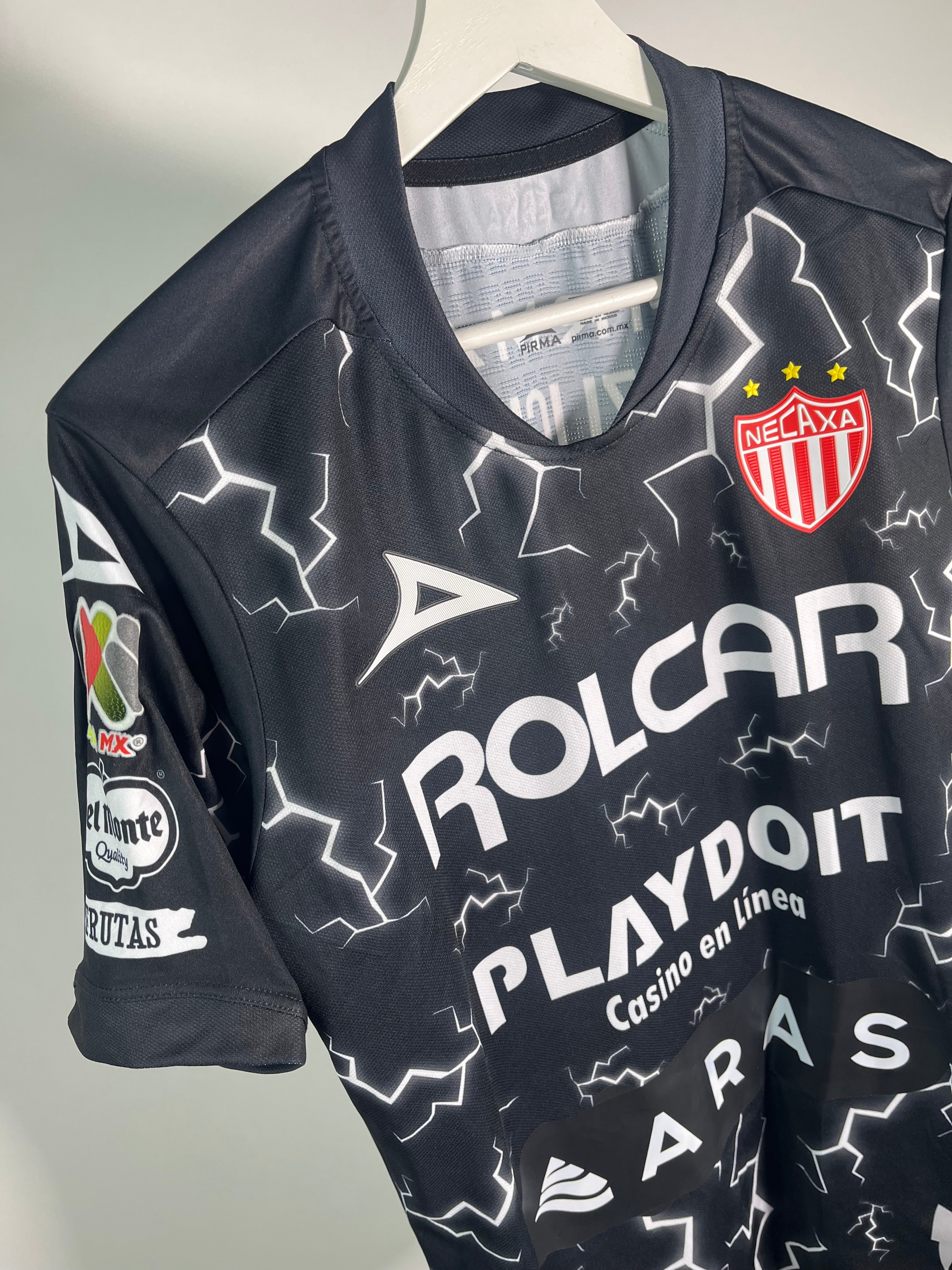 Jersey Necaxa Visita 2021 2022 Utilería Fernando González (M)