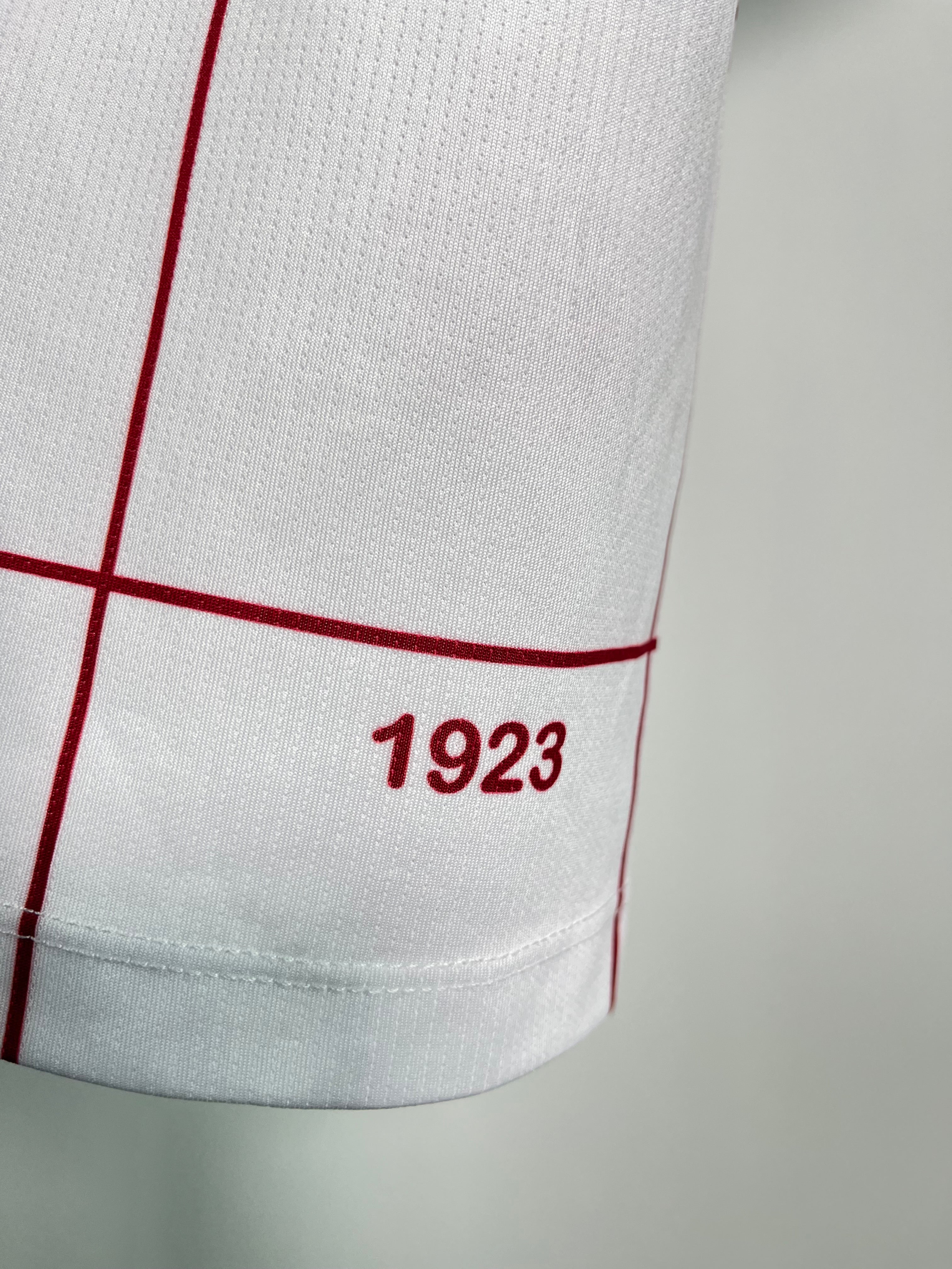 Jersey Cultural Leonesa Local 2021 2022 *Version Jugador Kombat* (L)