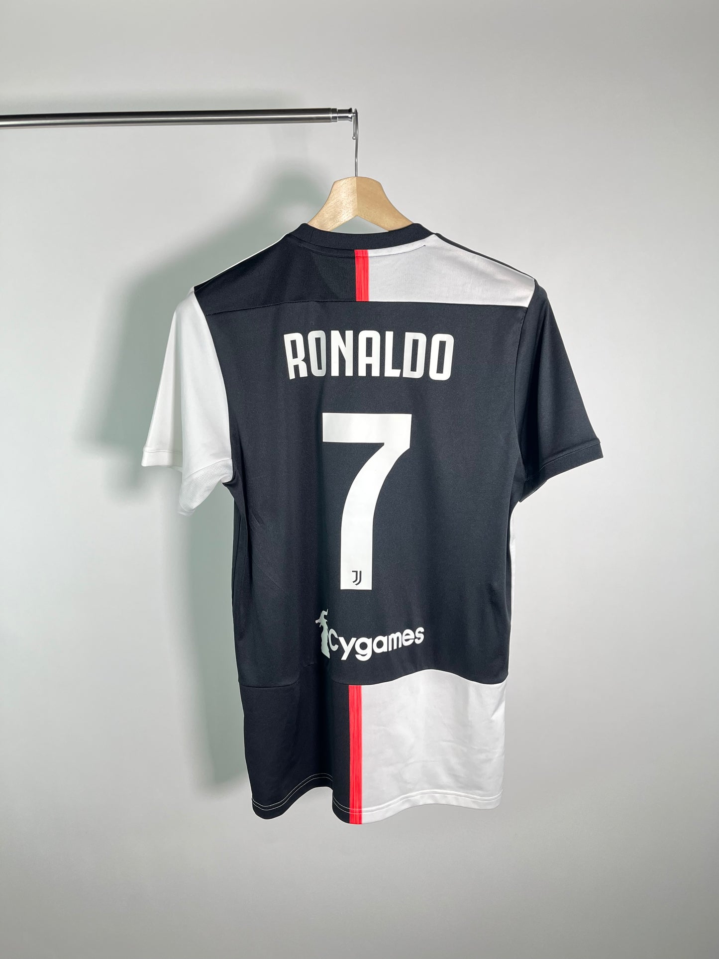 Jersey Juventus Local 2019 2020 Cristiano Ronaldo (M)
