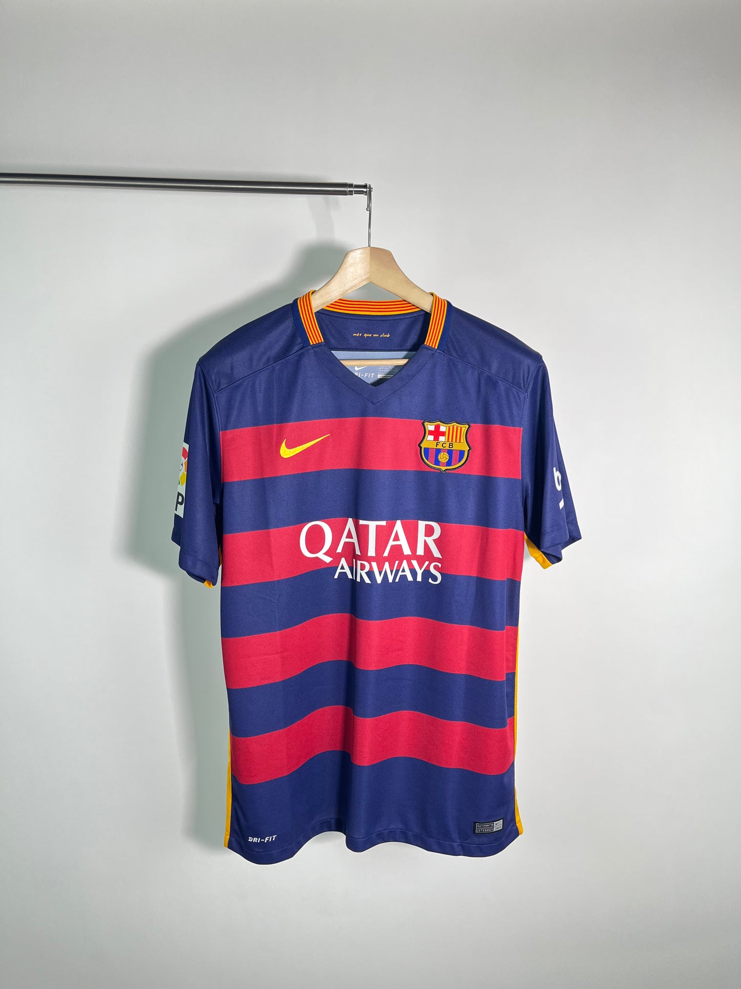 Jersey Barcelona Local 2015 2016 Lionel Messi (L)