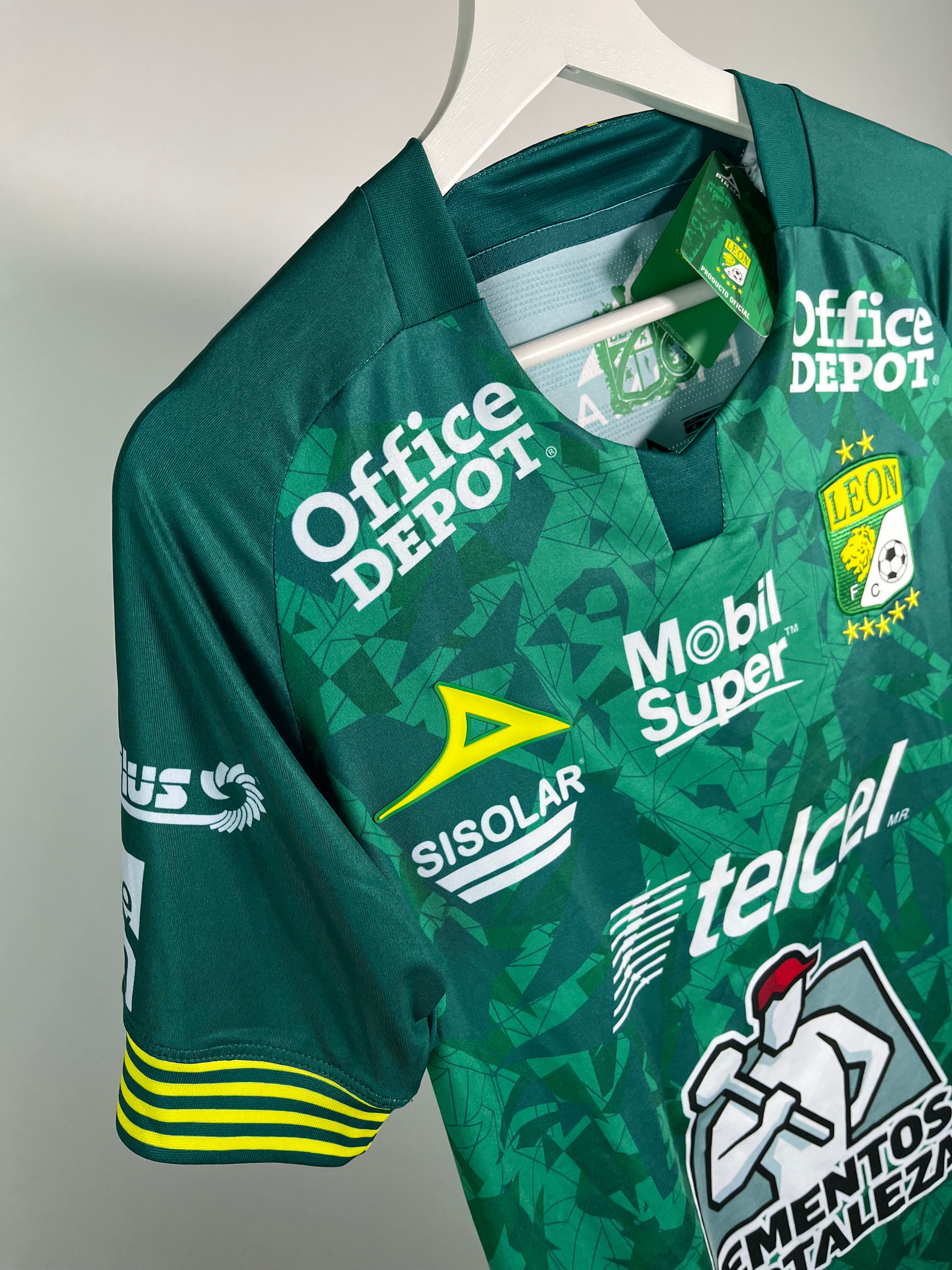 Jersey León Local 2019 2020 Aurografiada  Emmanuel Gigliotti *C/Etiquetas* (M)