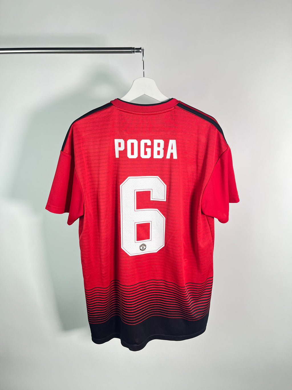 Jersey Manchester United Local 2018 2019 Paul Pogba (L)