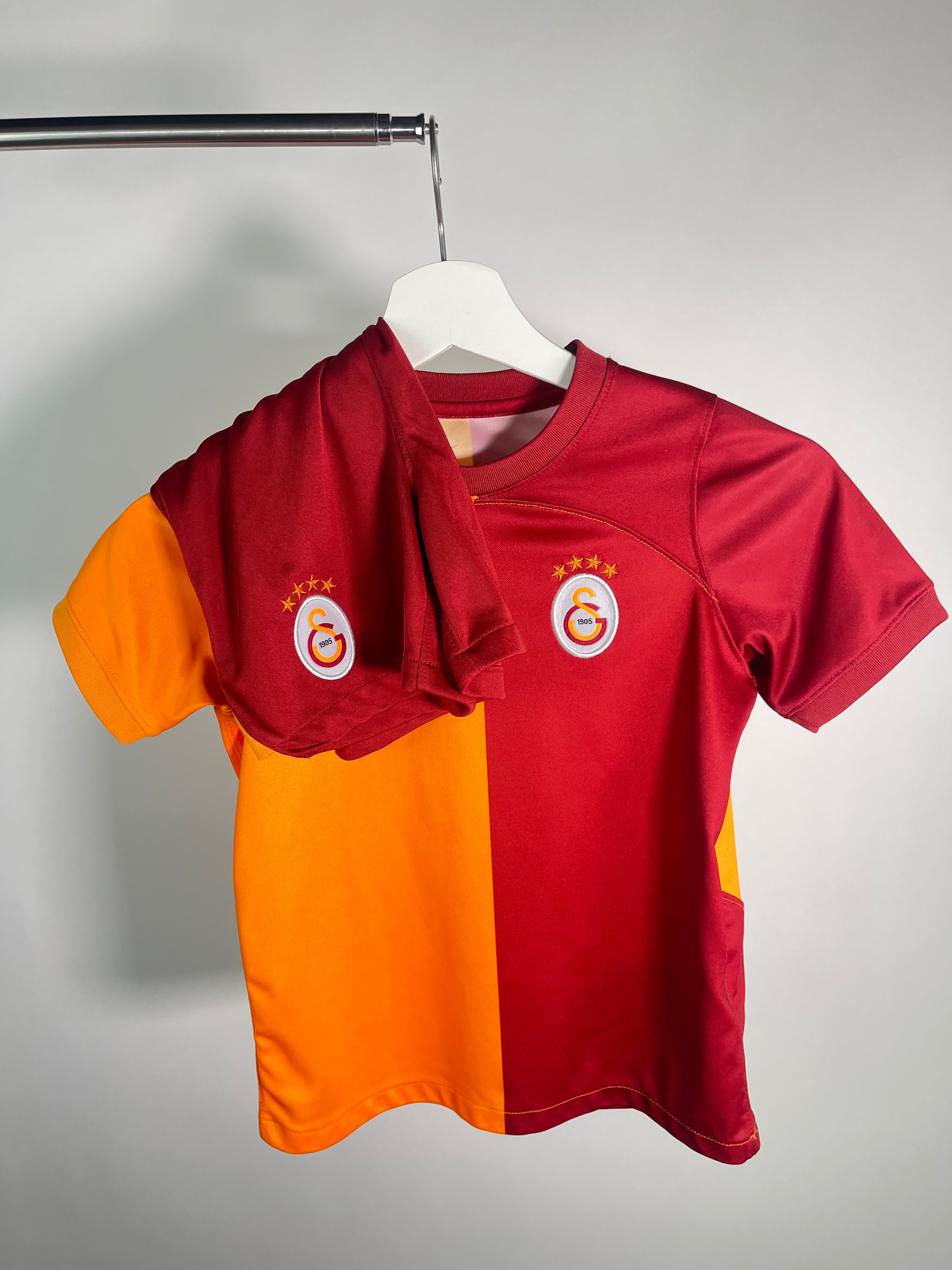 Jersey Galatasaray Local 2023 2024 *Incluye Short* (L Niño)