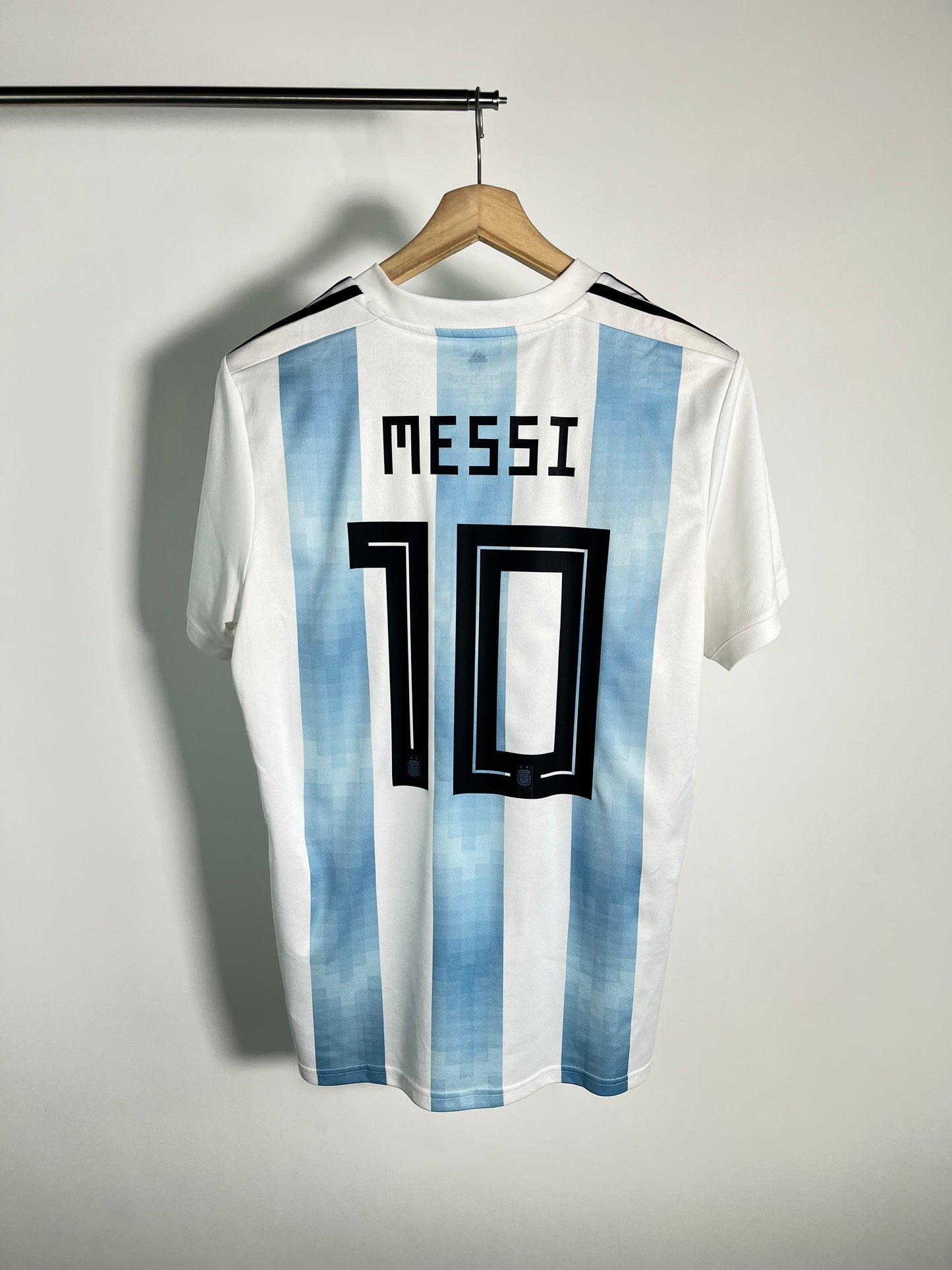 Jersey Argentina Local 2018 2019 Lionel Messi (L)