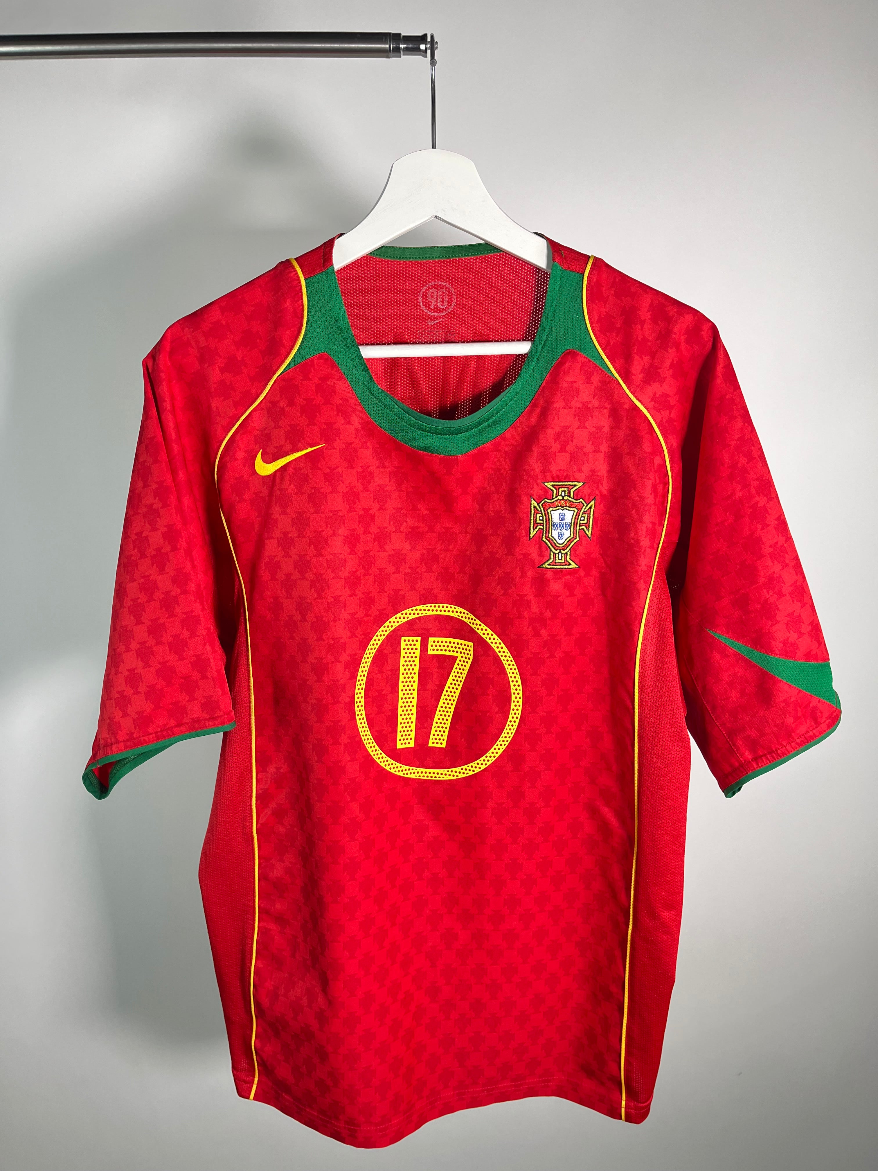 Jersey Portugal Local 2004 2006 *Total 90* Cristiano Ronaldo (L)