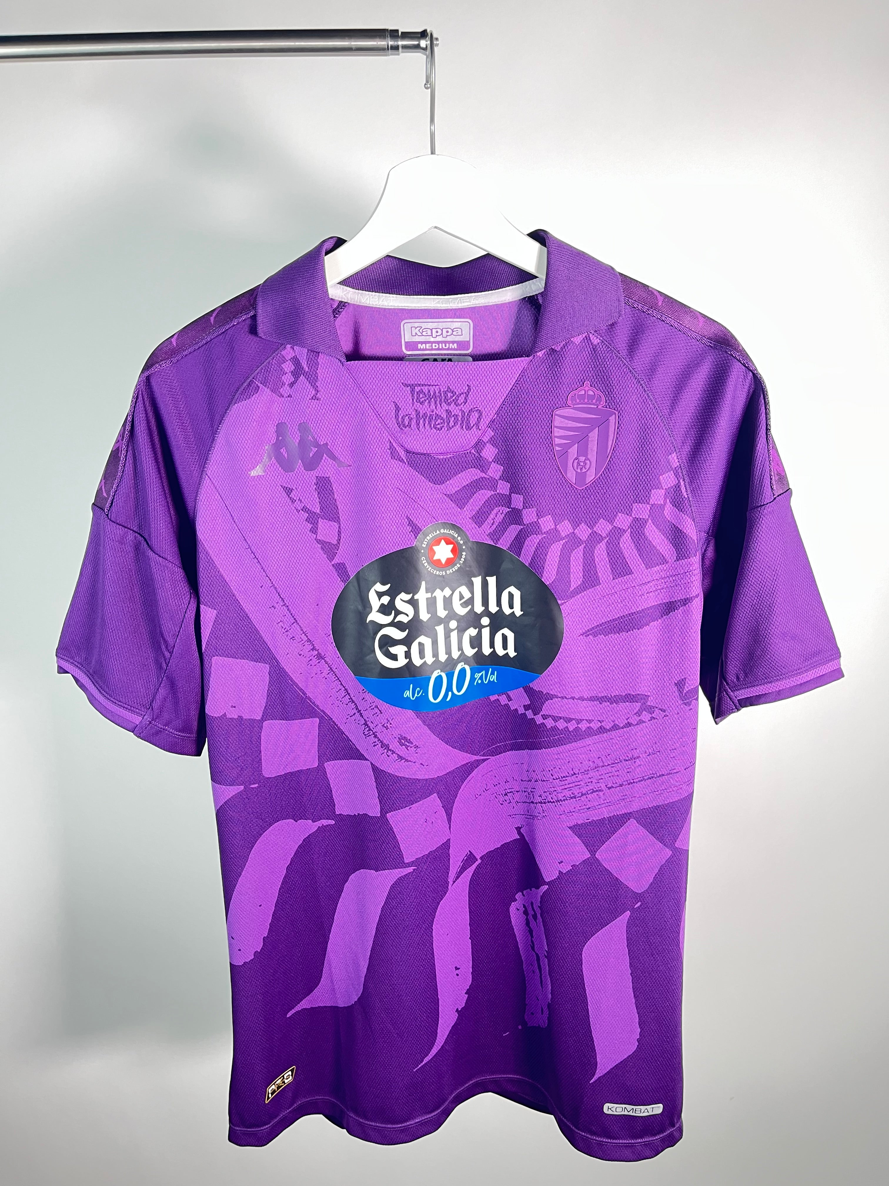 Jersey Real Valladolid Visita 2023 2024 Versión Jugador *Kombat* (M)