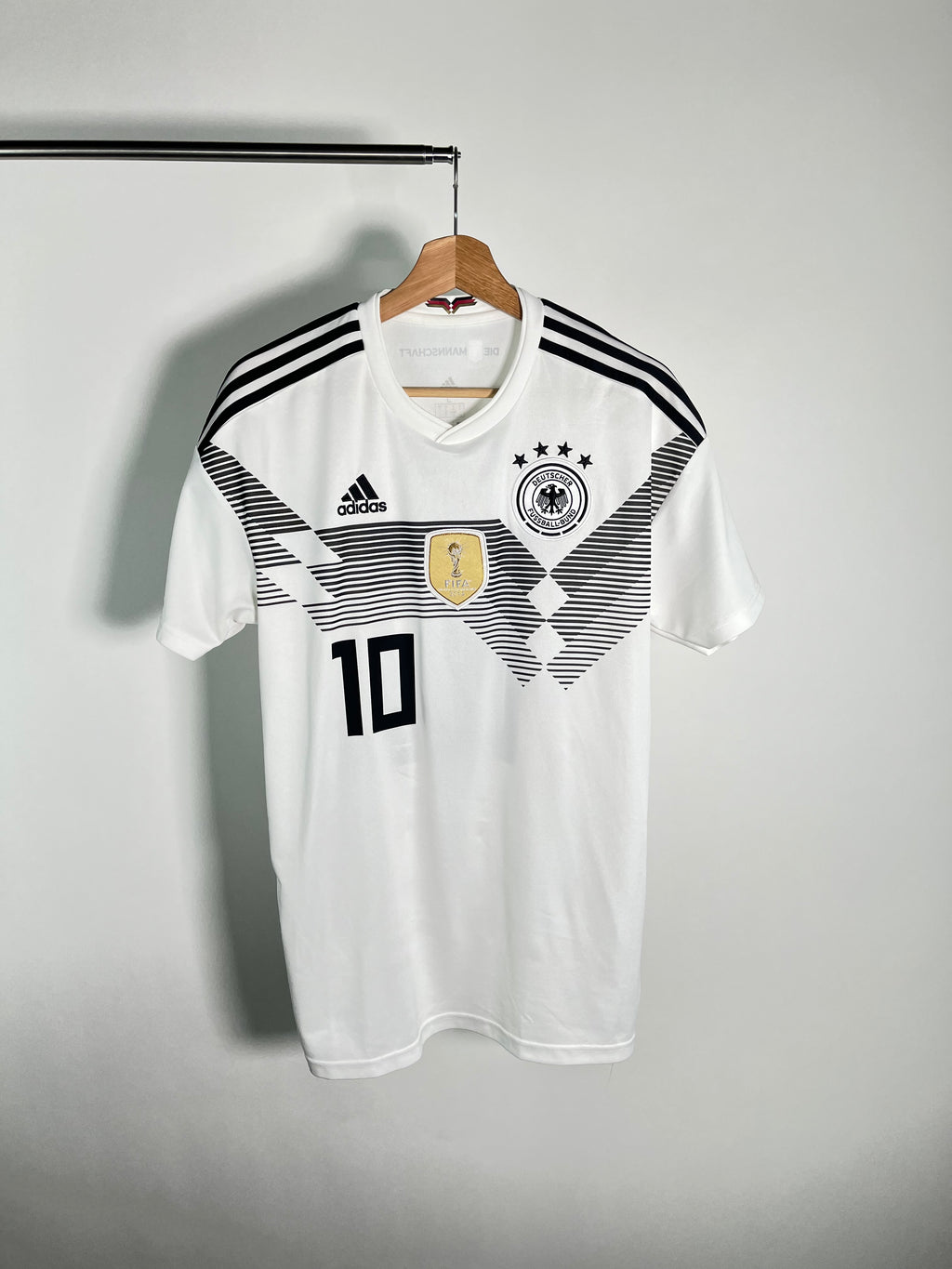Jersey Alemania Local 2018 2020 Mesut Özil (L)