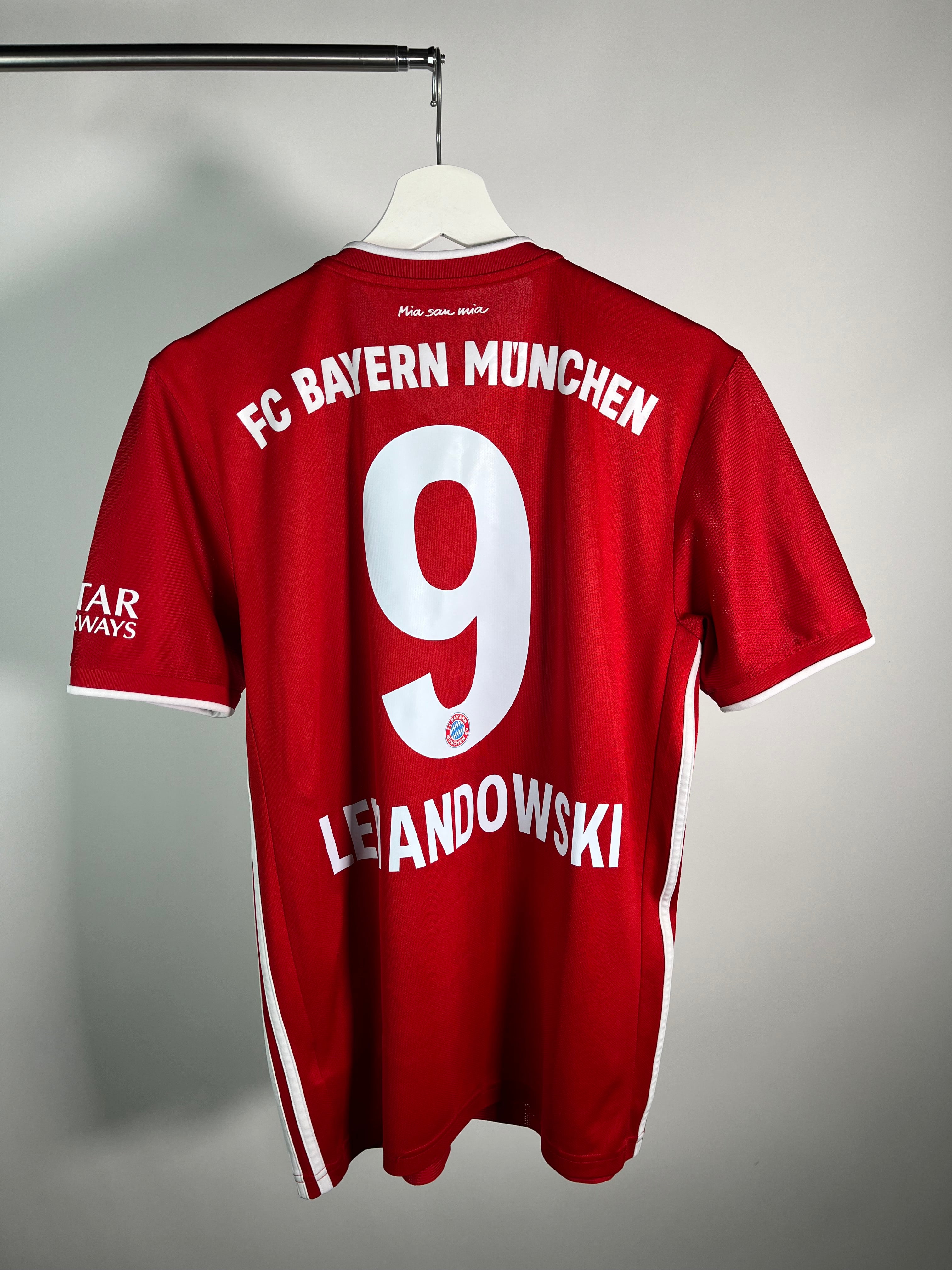 Jersey Bayern Munich Local 2020 2021 Robert Lewandowski (M)