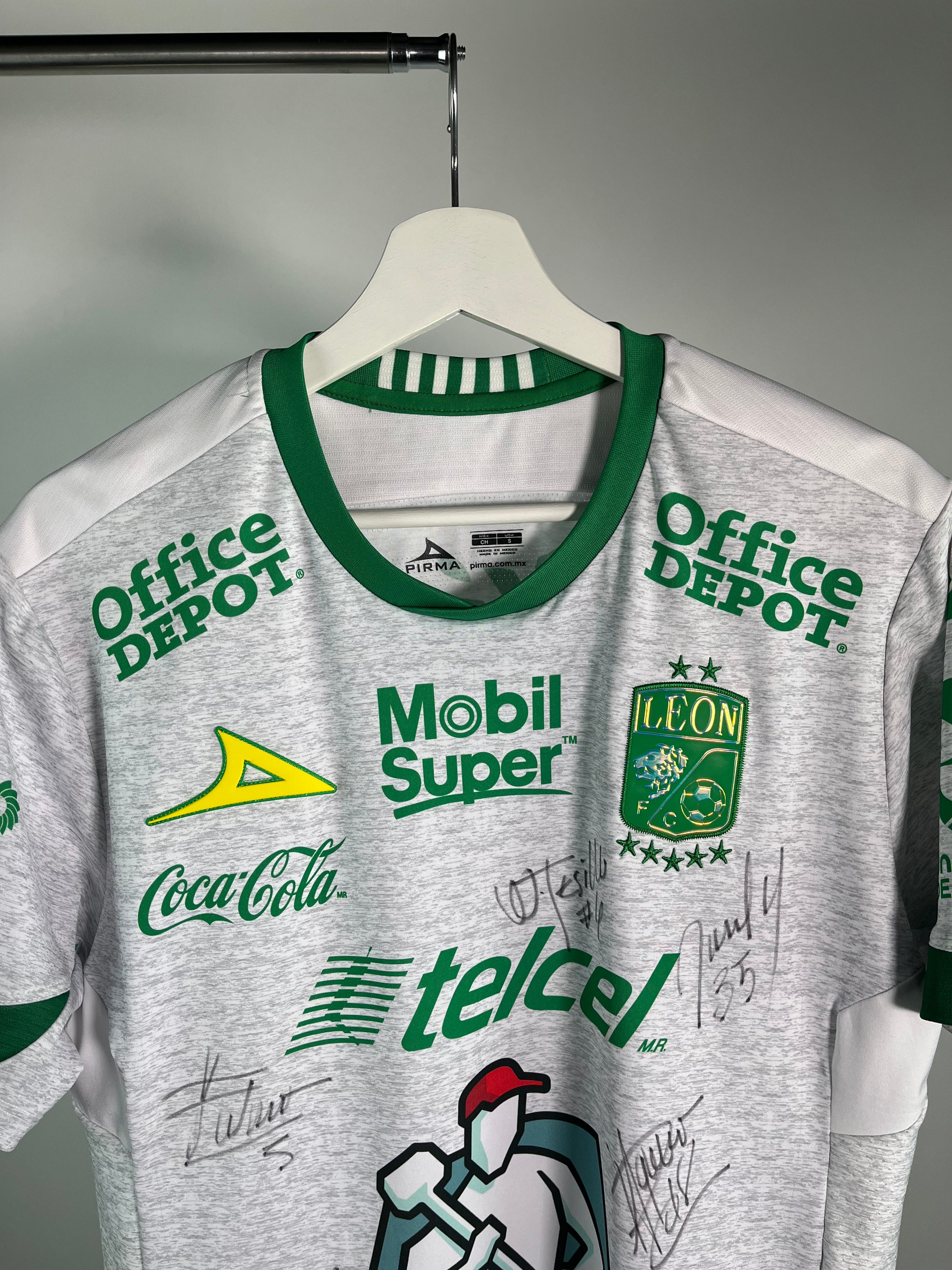 Jersey León Visita 2018 2019 Autografiado (S)
