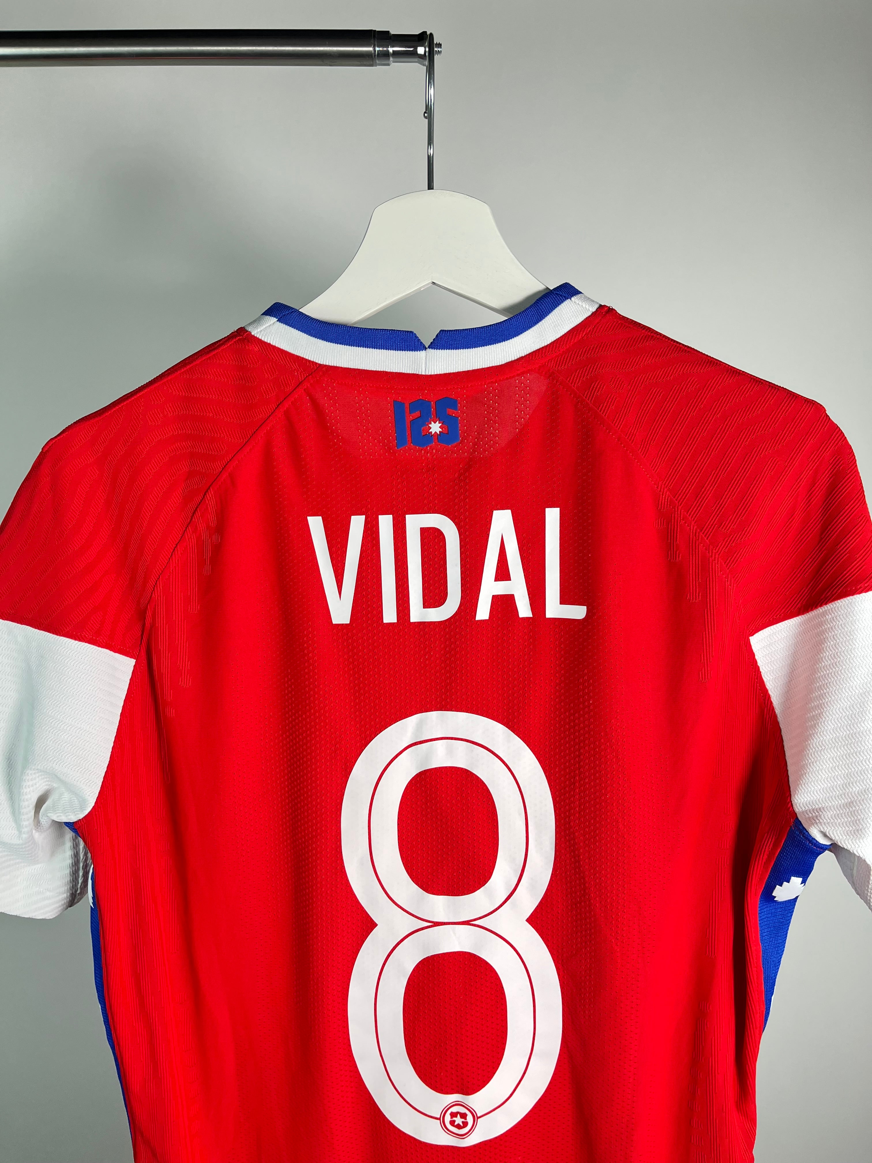 Jersey Chile Local 2020 2022 Utilería Arturo Vidal (M)