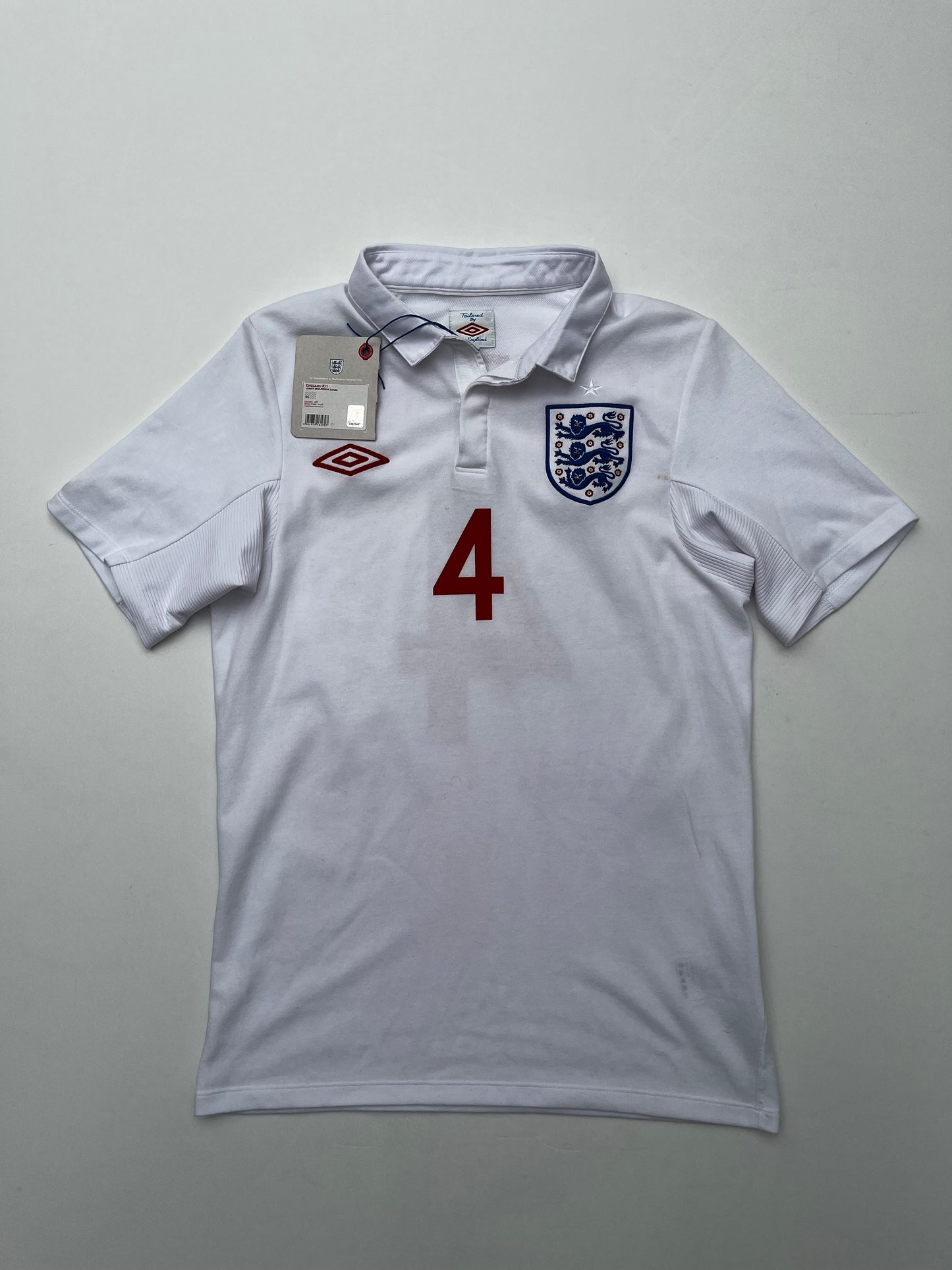 Jersey Inglaterra Local 2010 2011 *C/Etiquetas* Steven Gerrard (S)