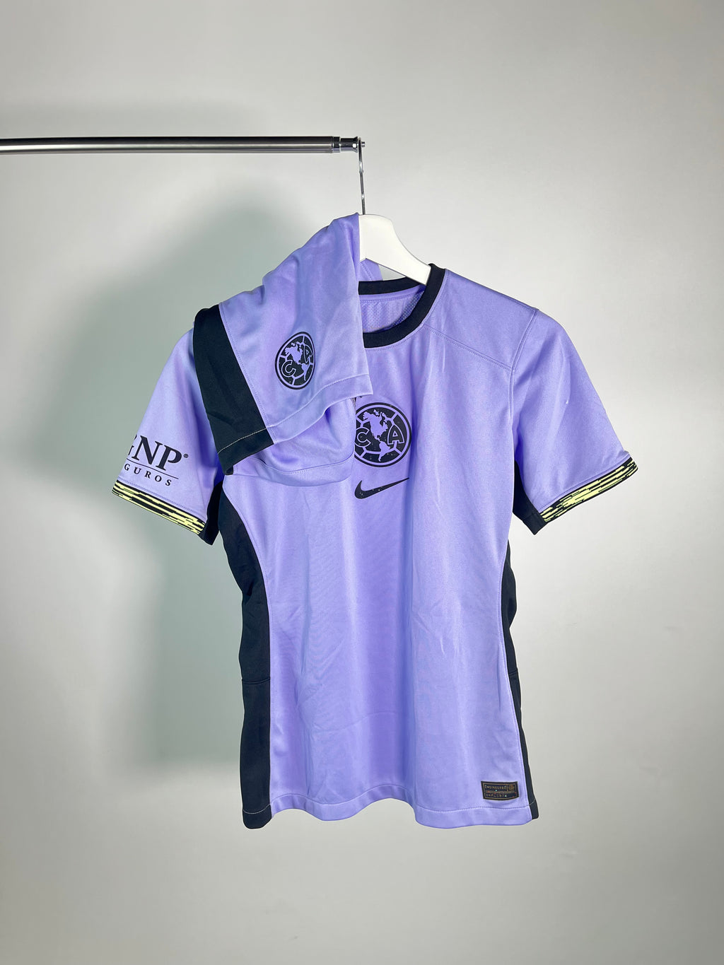 Jersey Club America 2023 2024 *Incluye Short* Utileria (S Mujer)