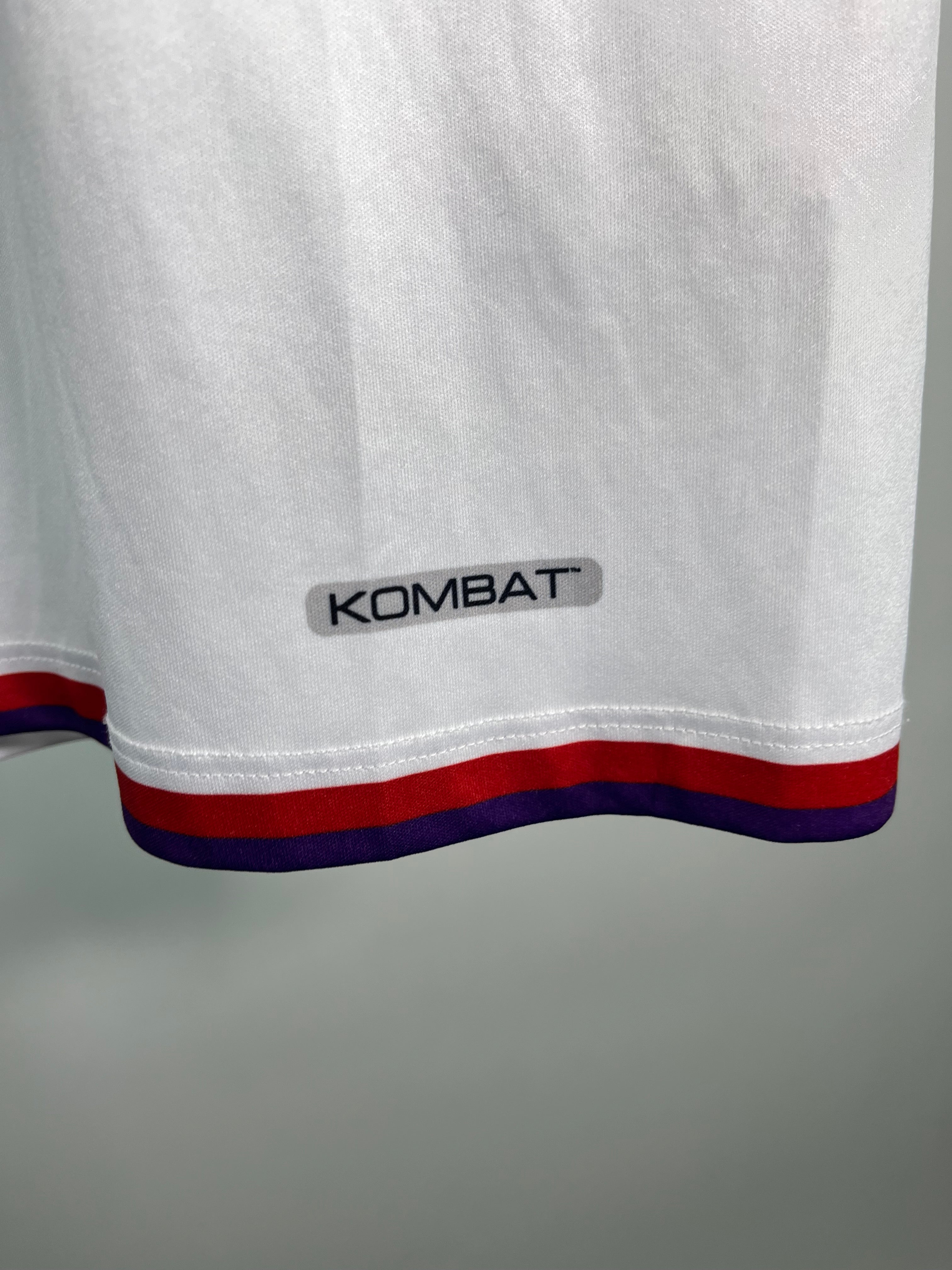 Jersey Fiorentina Visita Conference League 2023 2024 Versión Jugador *Kombat* (L)
