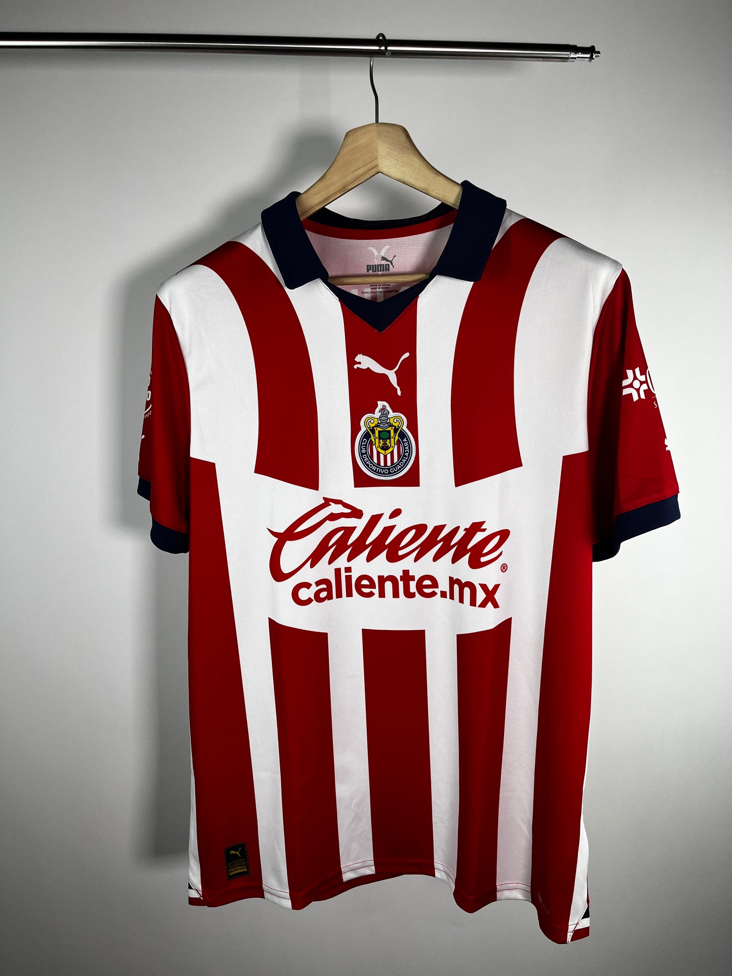 Jersey Chivas Local 2023 2024 Víctor “Pocho” Guzmán (L)