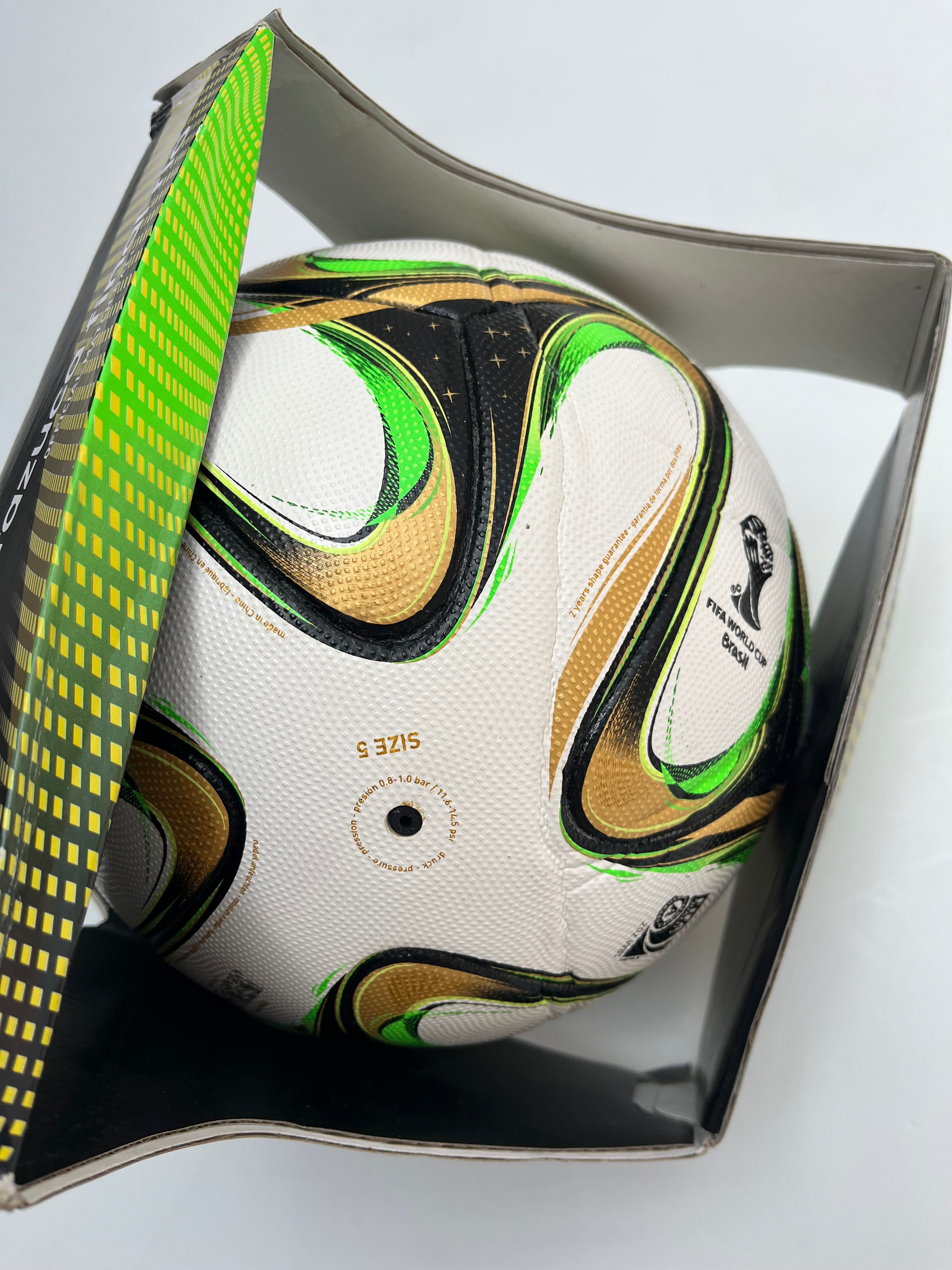 Balón Mundial “Brazuca Final Río” 2014 Match Ball Con Caja OMB (Talla 5)
