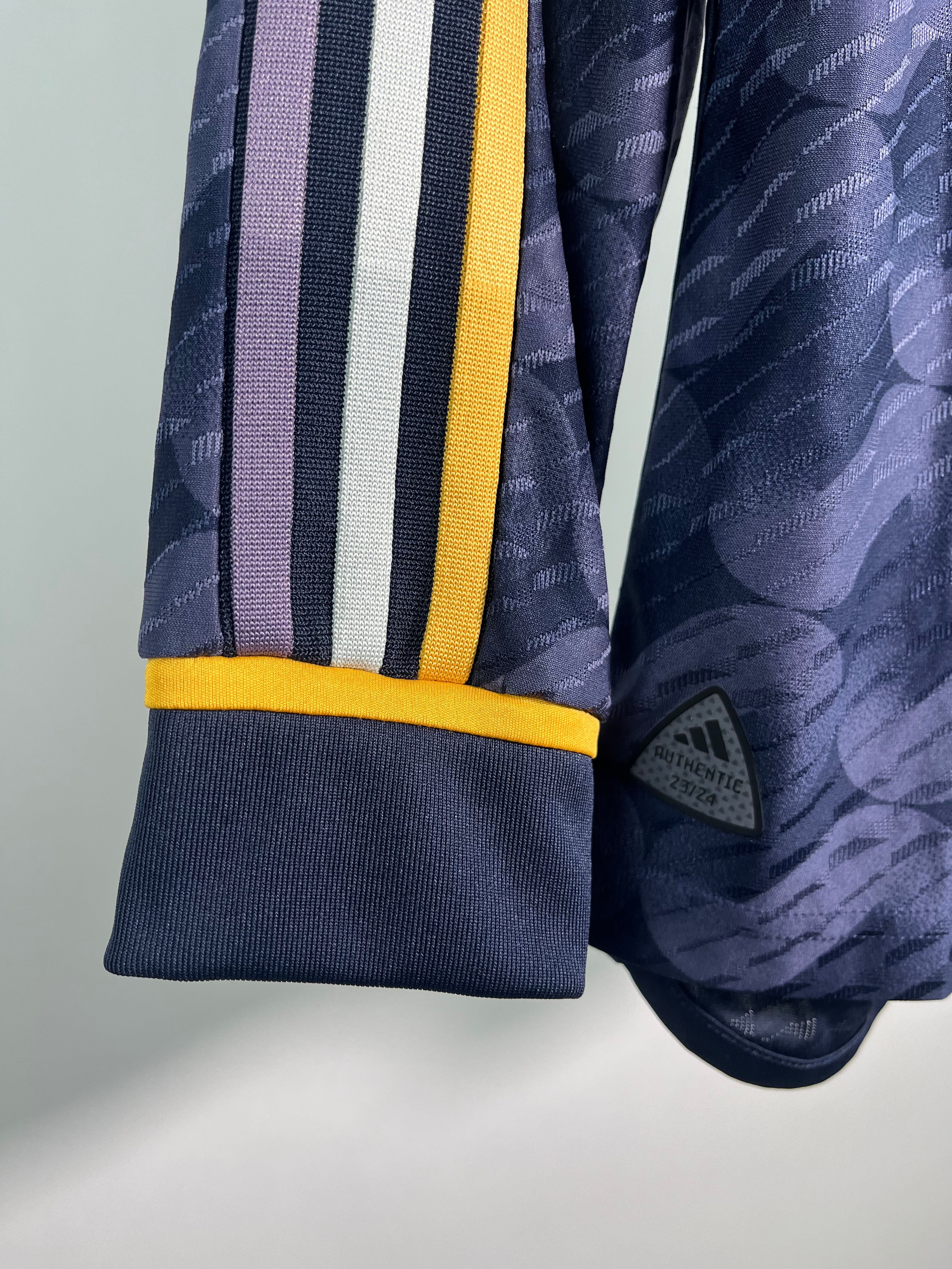 Jersey Real Madrid Visita 2023 2024 Manga Larga Versión Jugador Daniel Ceballos (M)