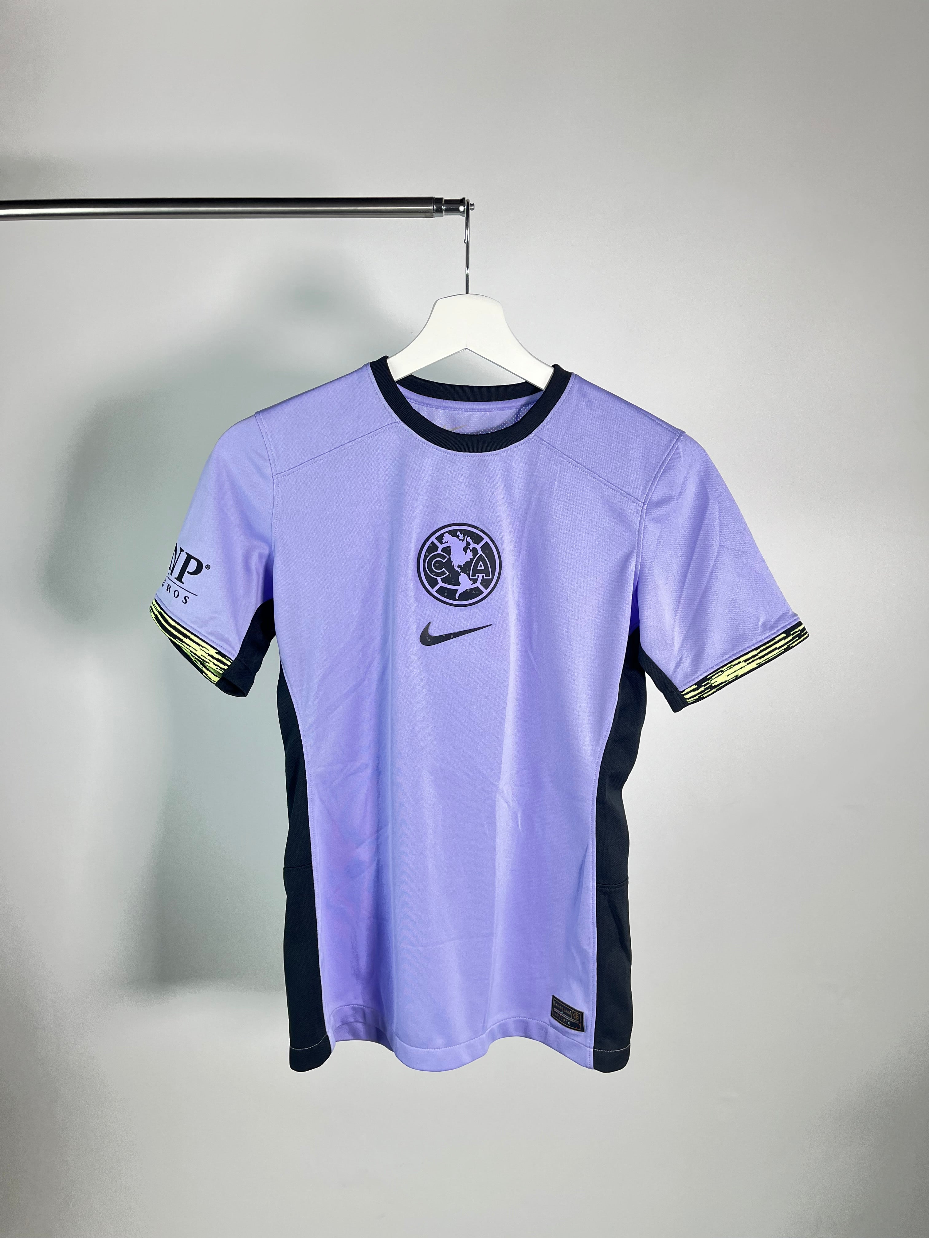 Jersey Club America 2023 2024 *Incluye Short* Utileria (S Mujer)