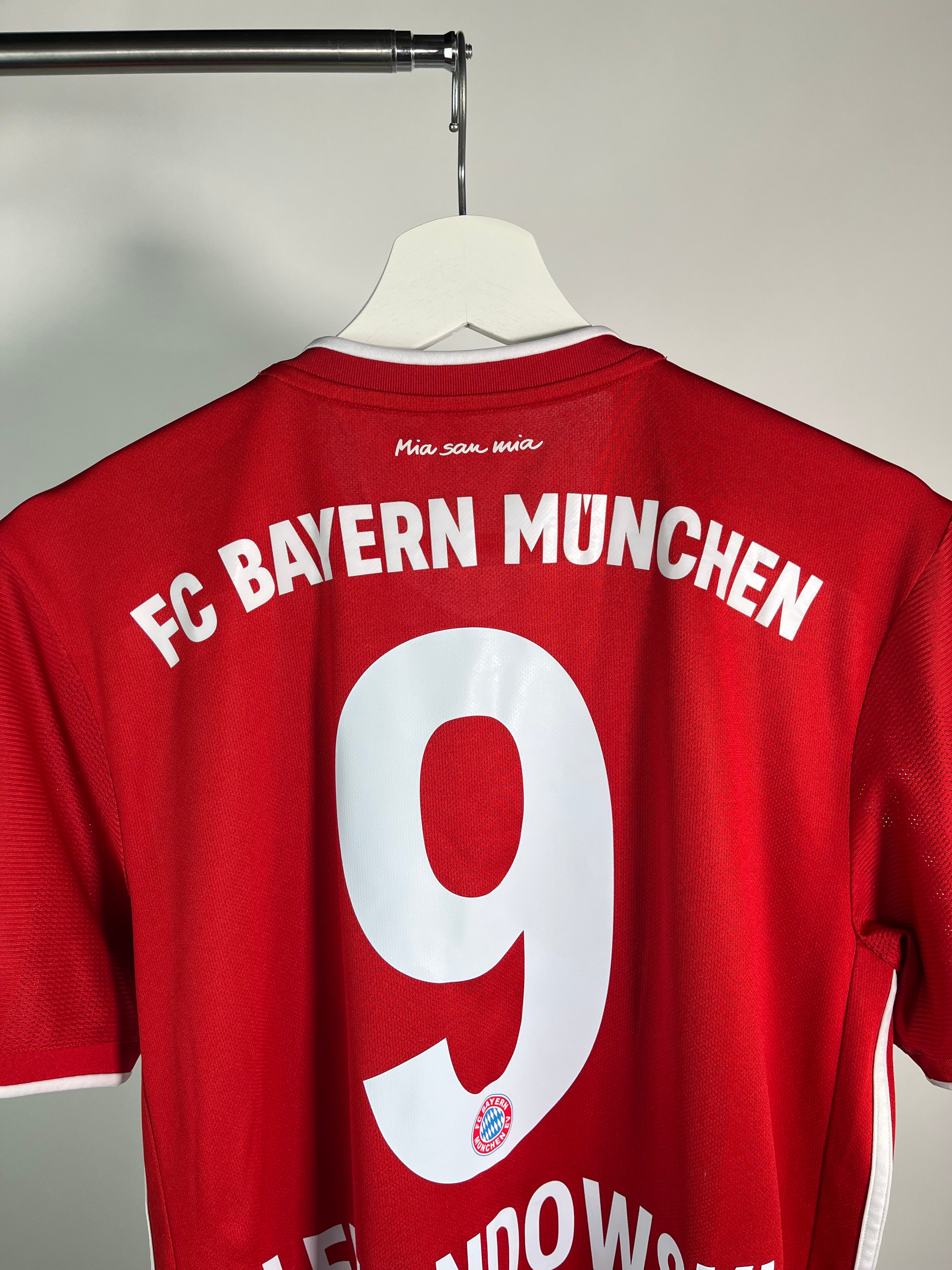 Jersey Bayern Munich Local 2020 2021 Robert Lewandowski (S)
