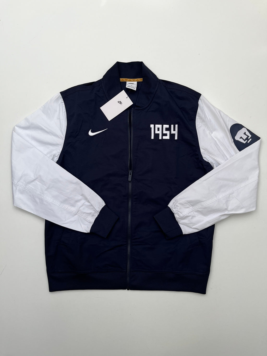 Chamarra Pumas 2024 2025 *C/Etiquetas* Incluye Llavero Edición Especial (M)