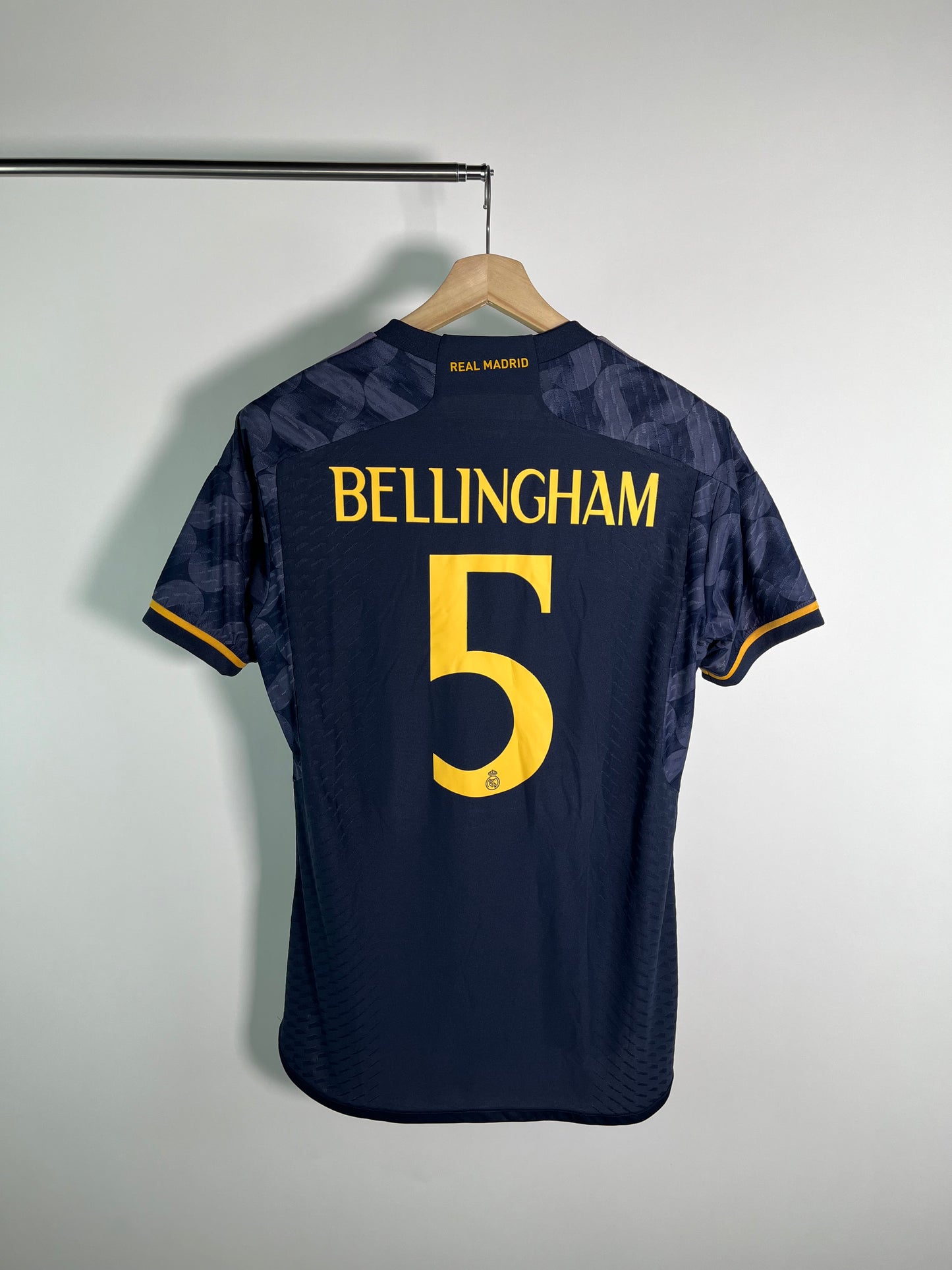 Jersey Real Madrid Visita 2023 2024 Versión Jugador Jude Bellingham (M)