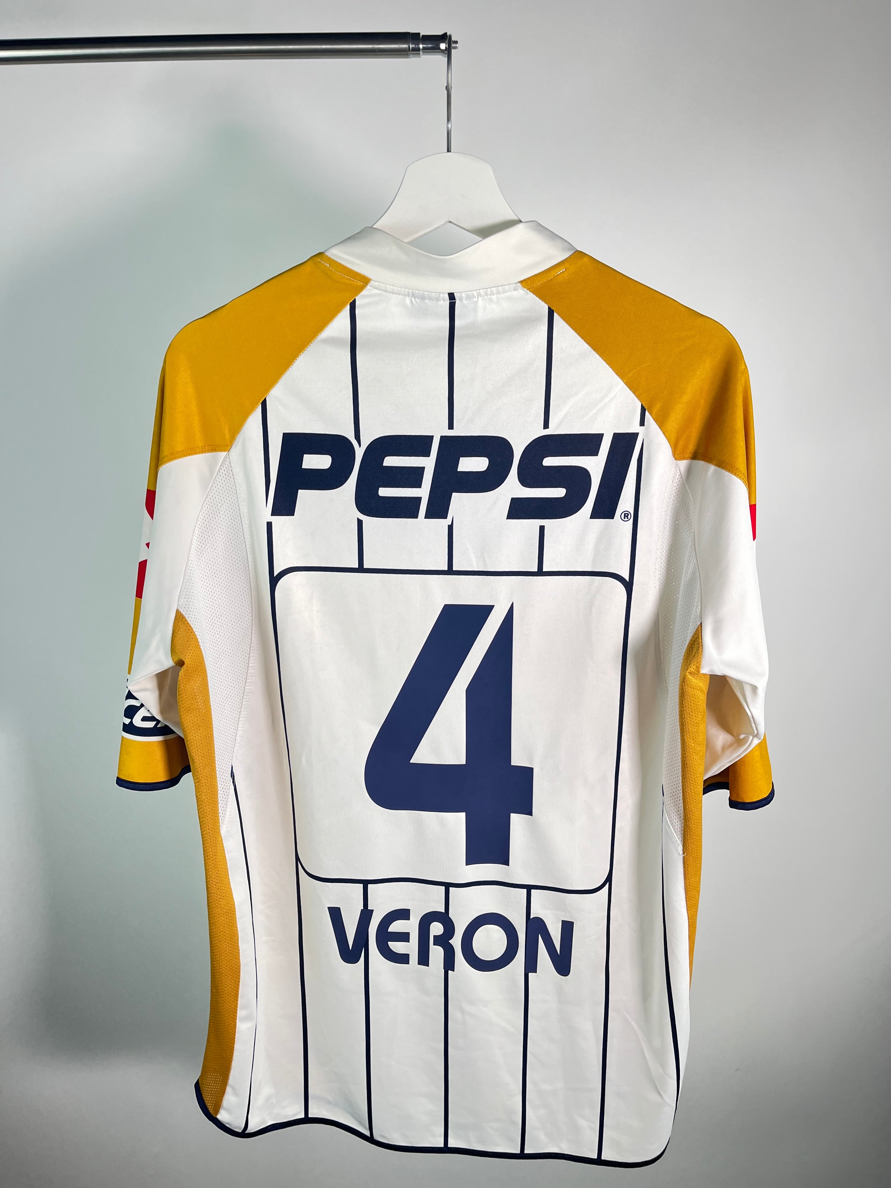Jersey Pumas Local 2003 2004 Darío Verón (L)