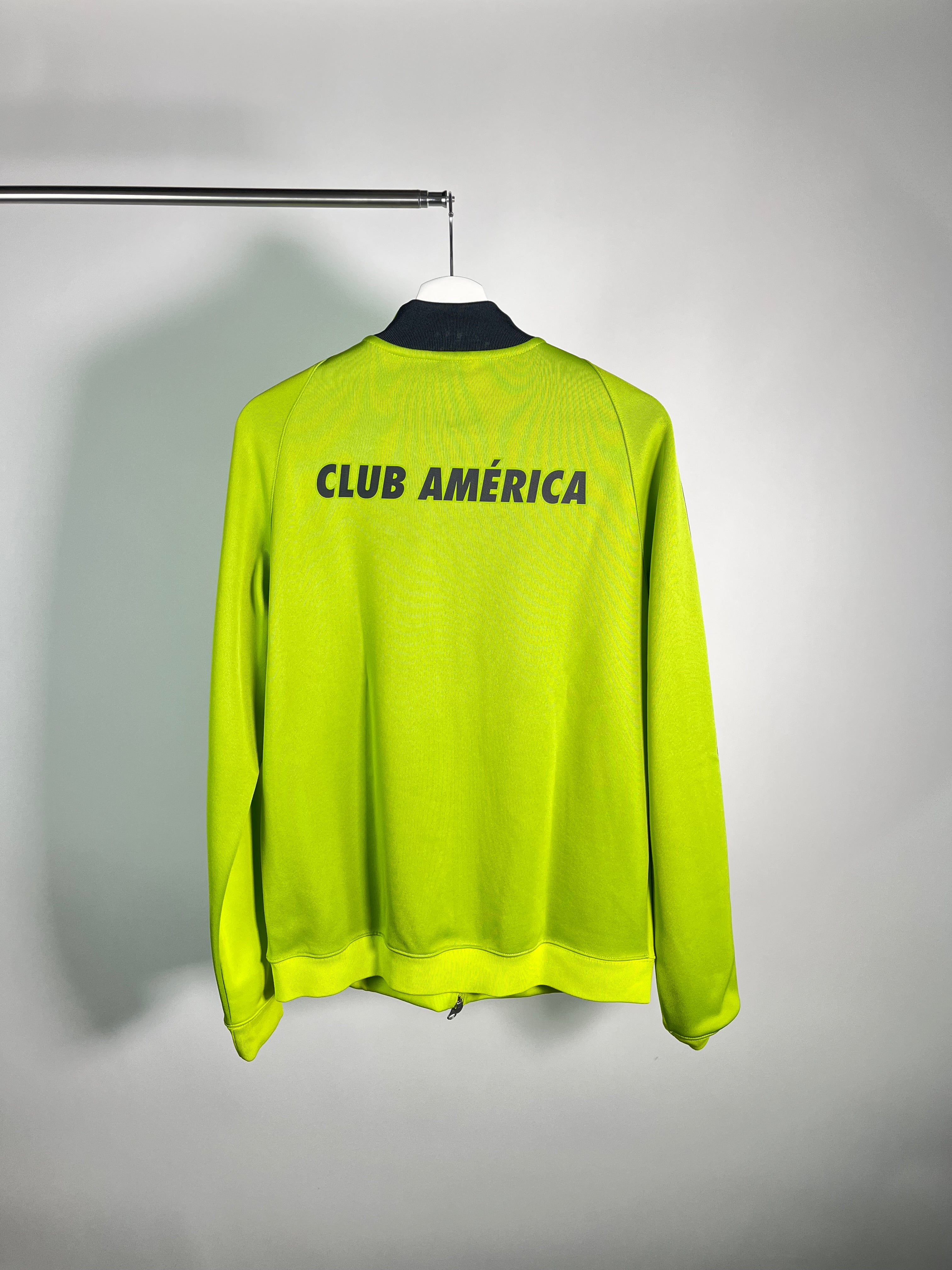 Chamarra Club América 2014 2015 Utilería (M)