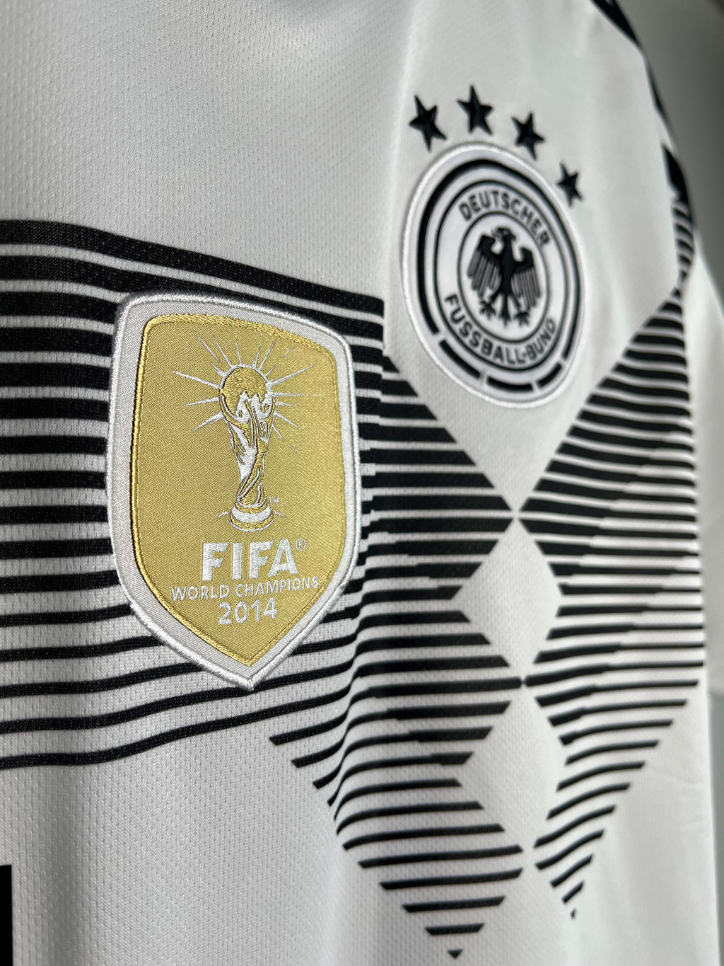 Jersey Alemania Local 2018 2020 Mesut Özil (L)