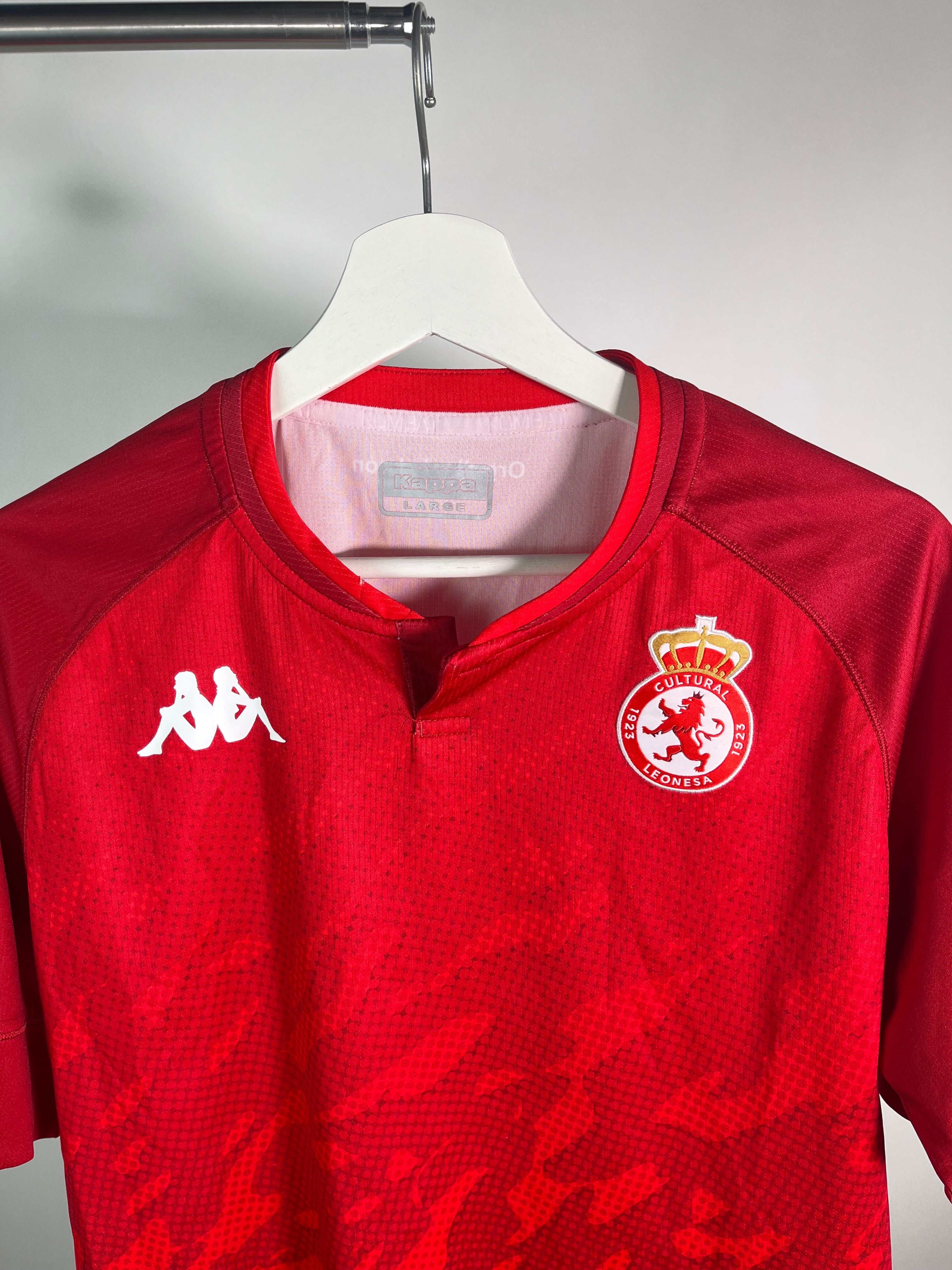 Jersey Cultura Leonesa Visita 2020 2021 Versión Jugador *Kombat* (L)