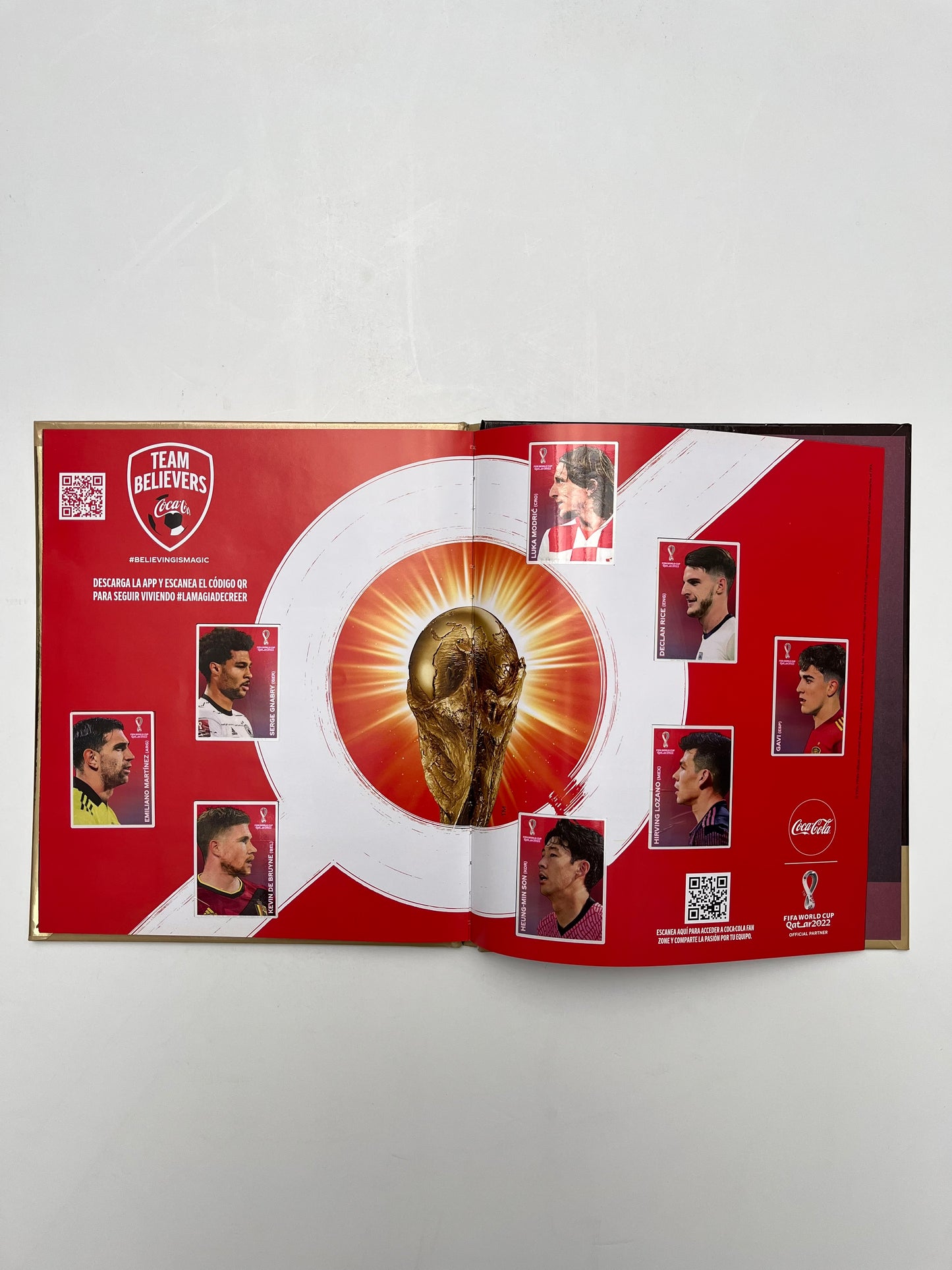 Álbum Mundial Qatar 2022 Pasta Dura Edición Especial Estadio