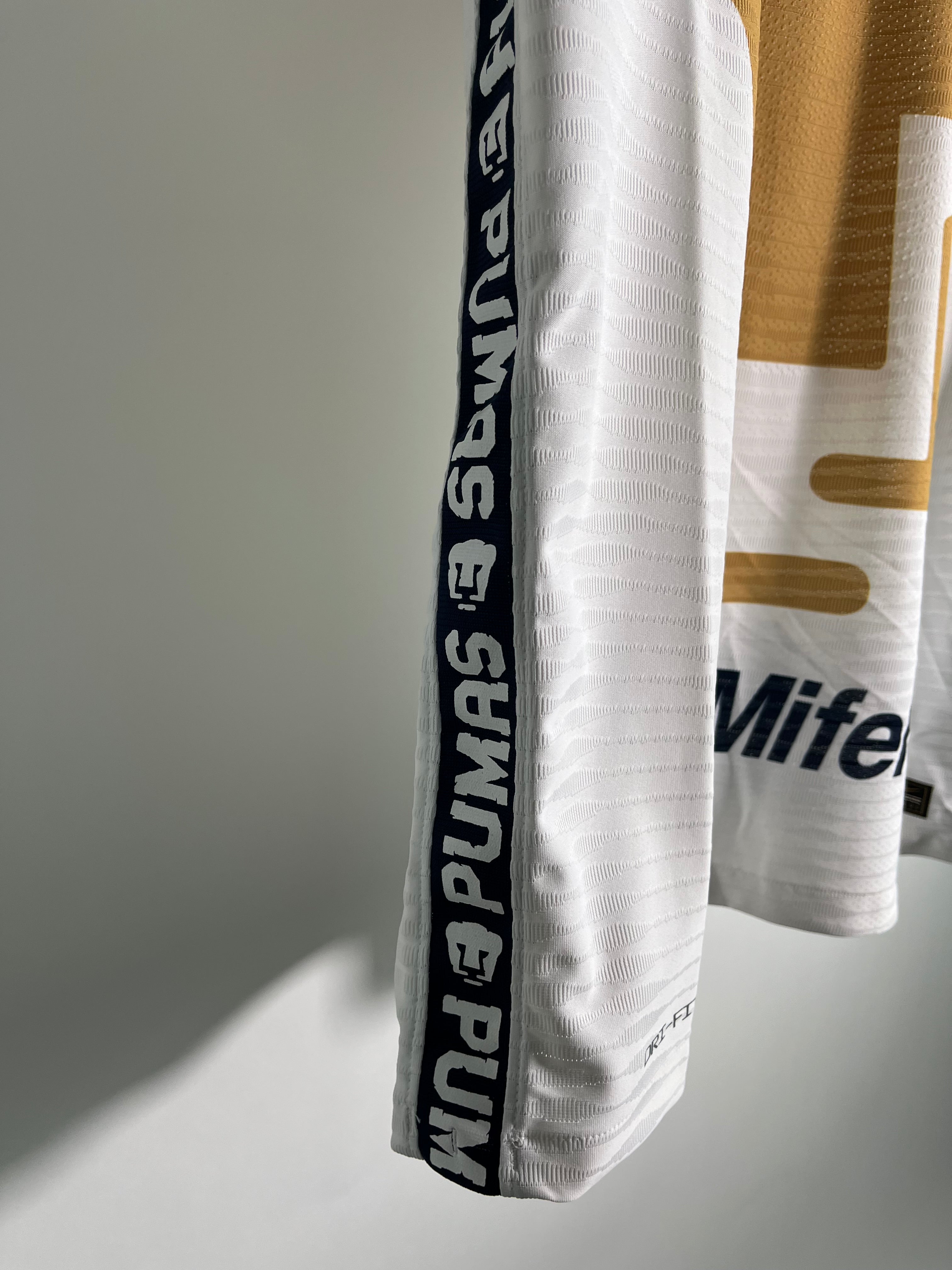 Jersey Pumas Local 2021 2022 Versión Jugador *Edición Día de Muertos* Juan Dinenno (L)