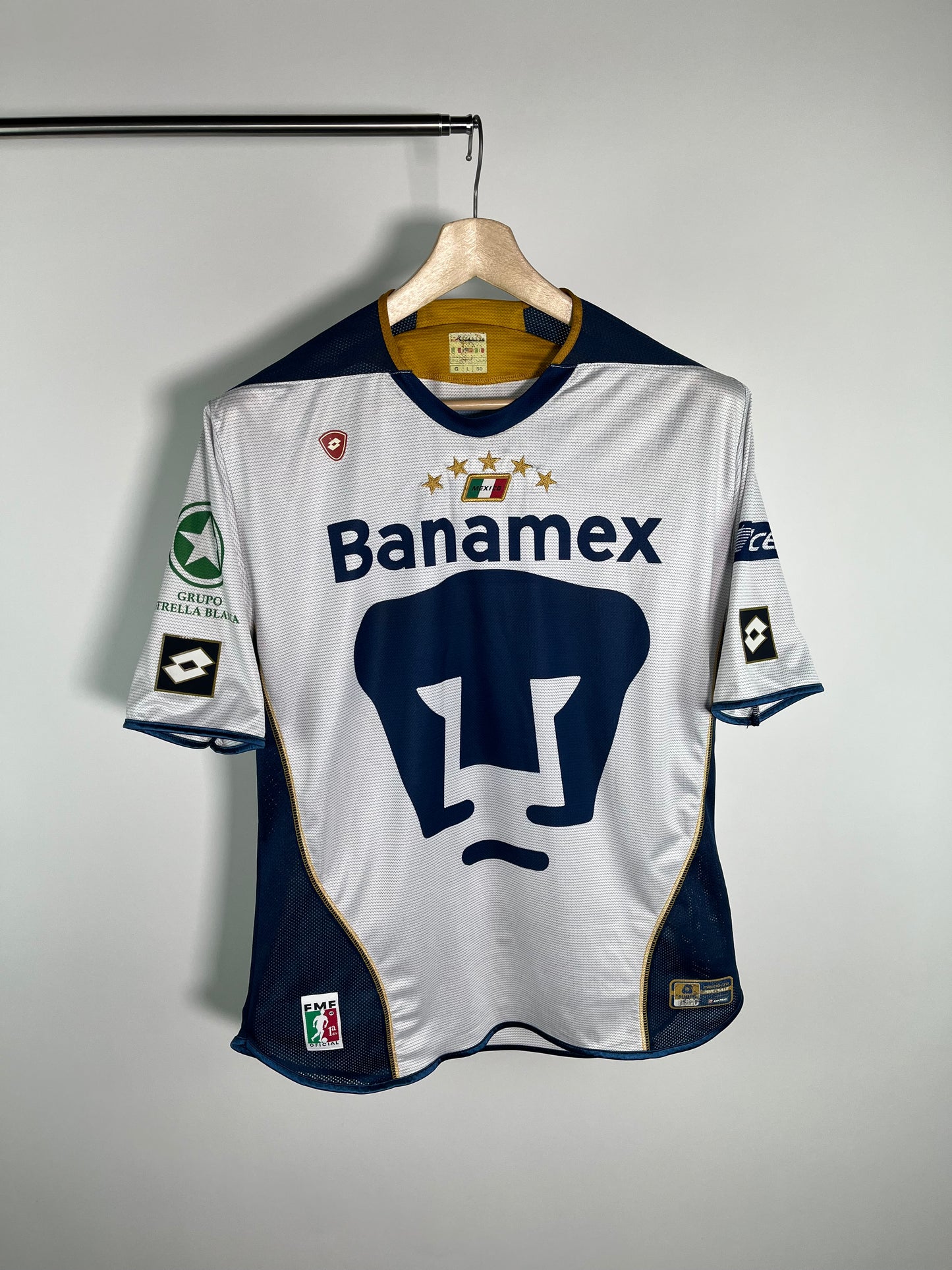 Jersey Pumas Local 2004 2005 Darío Verón (L)
