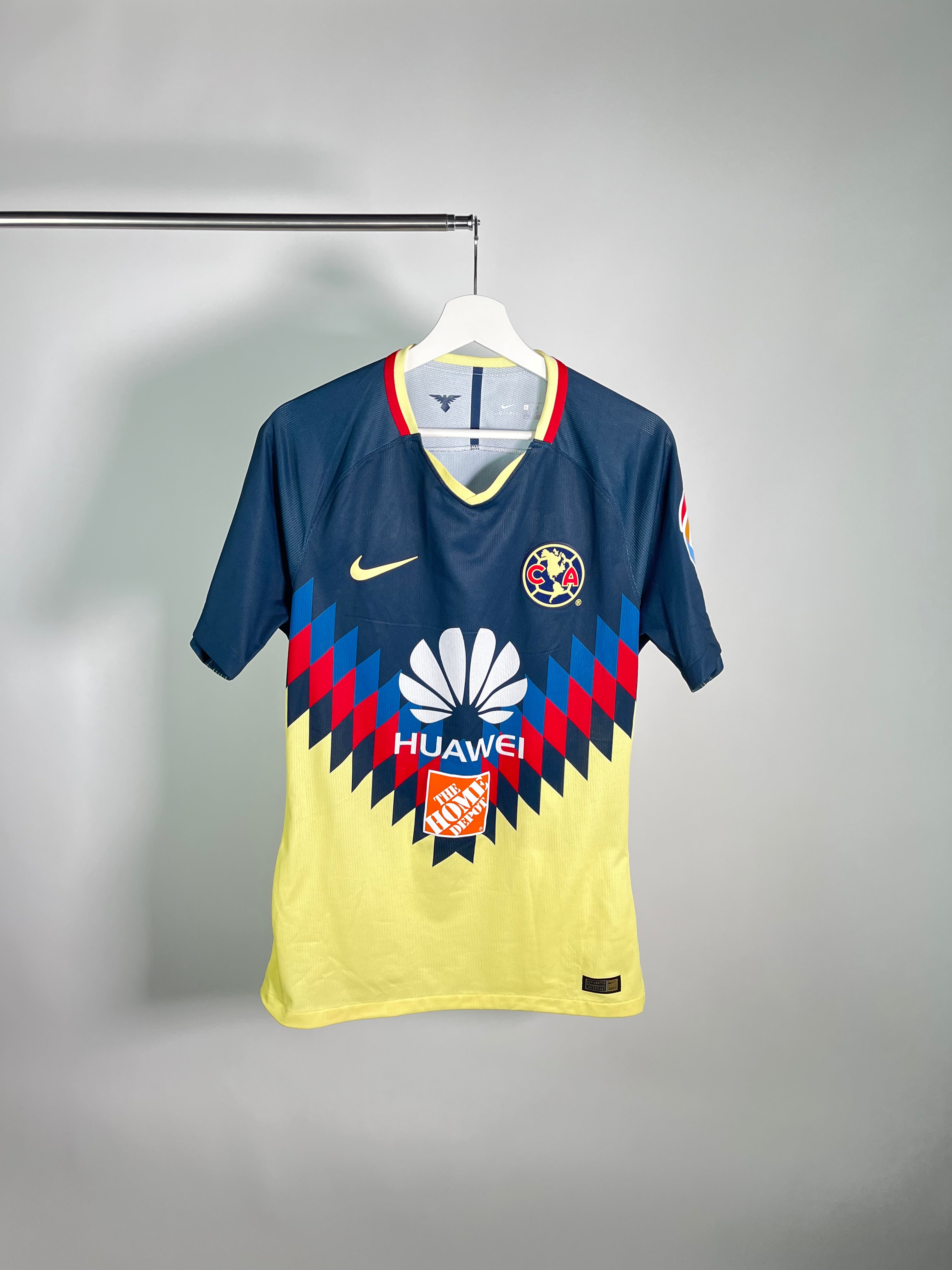 Jersey Club América Local 2017 2018 Utilería Oribe Peralta (L)