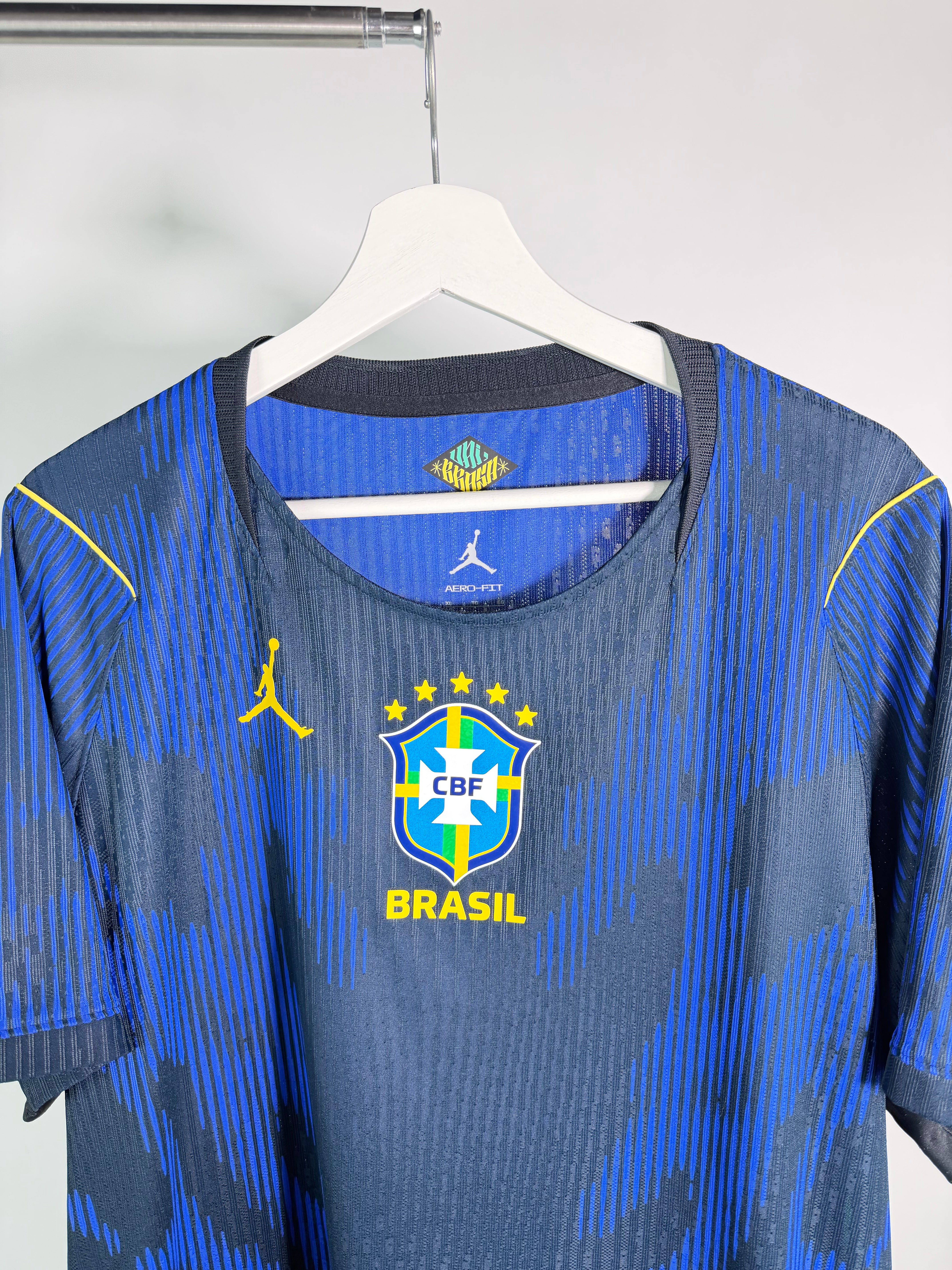 Jersey Brasil Visita 2026 2027 Versión Jugador (XL)