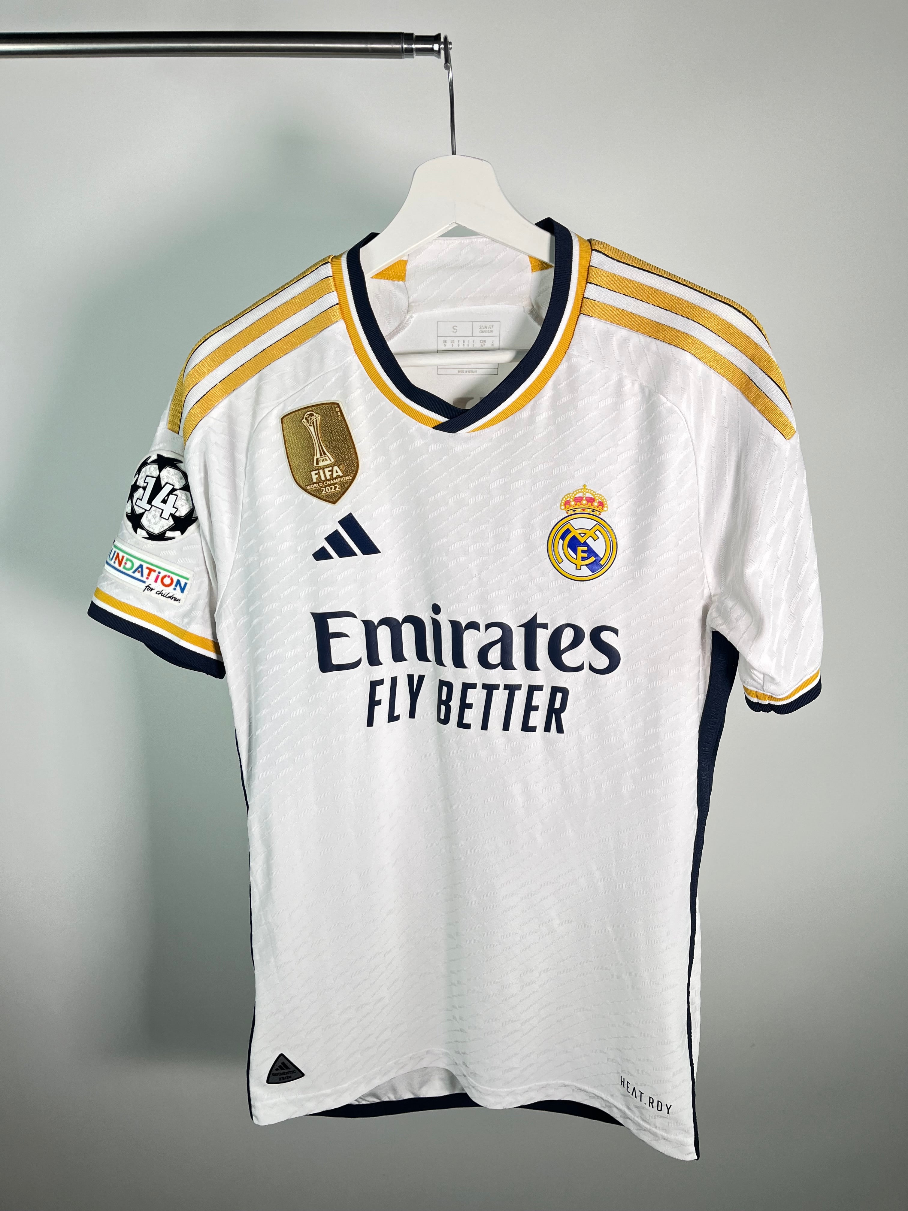 Jersey Real Madrid Local 2023 2024 Versión Jugador *Champions League* Vinicíus Júnior (S)