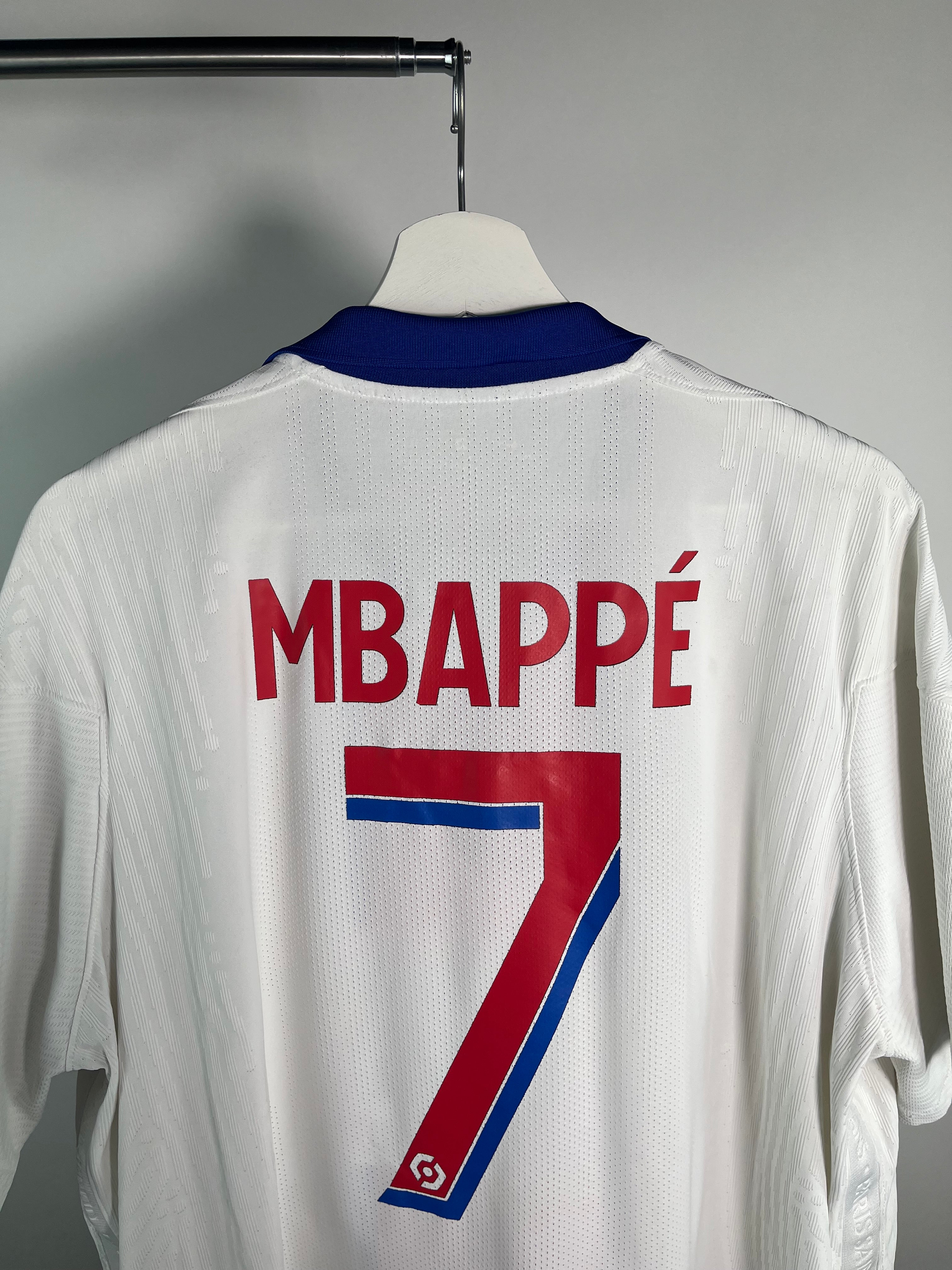 Jersey PSG Visita 2020 2021 Versión Jugador Kylian Mbappé (XXL)