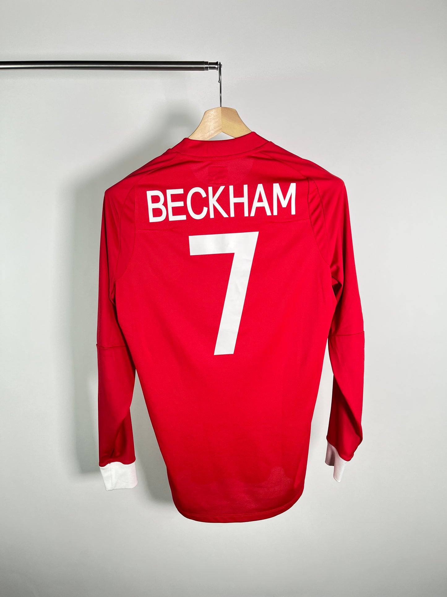 Jersey Inglaterra Visita 2010 2011 Manga Larga David Beckham (M)